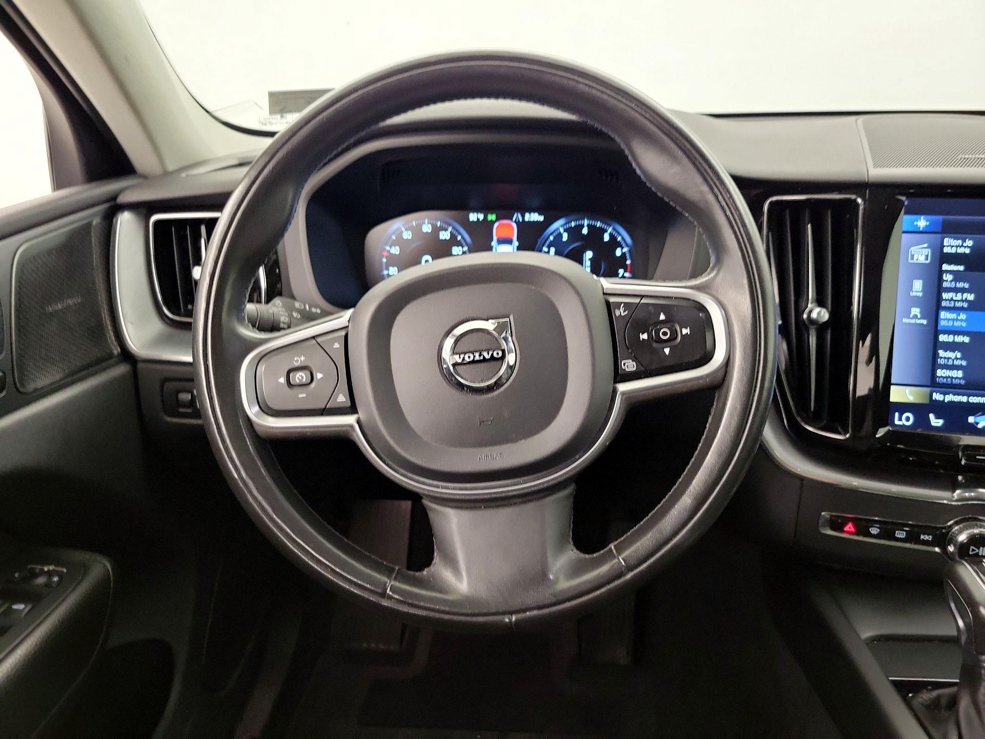 Thumbnail: 2020 Volvo XC60 - 10