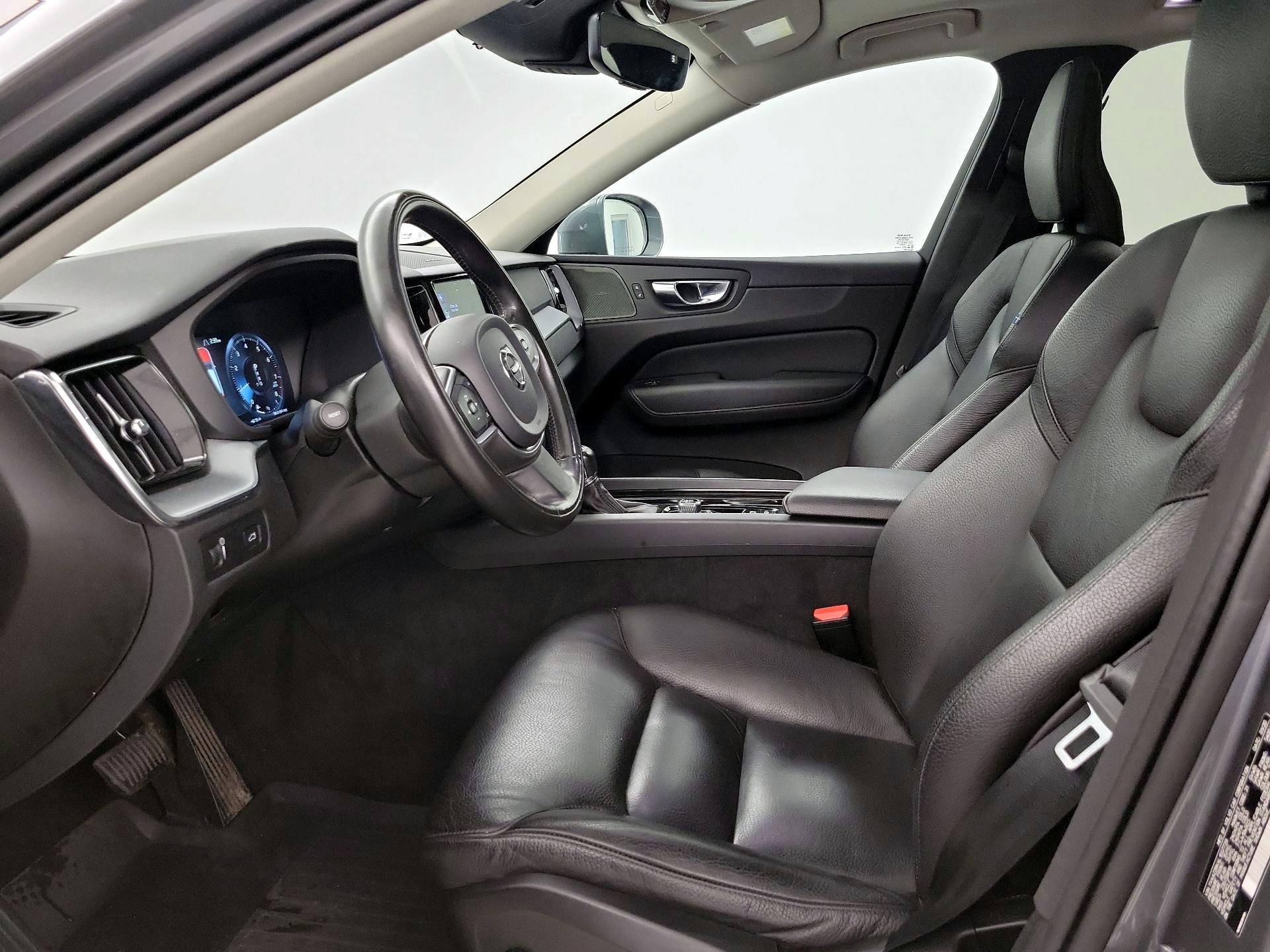 Thumbnail: 2020 Volvo XC60 - 11