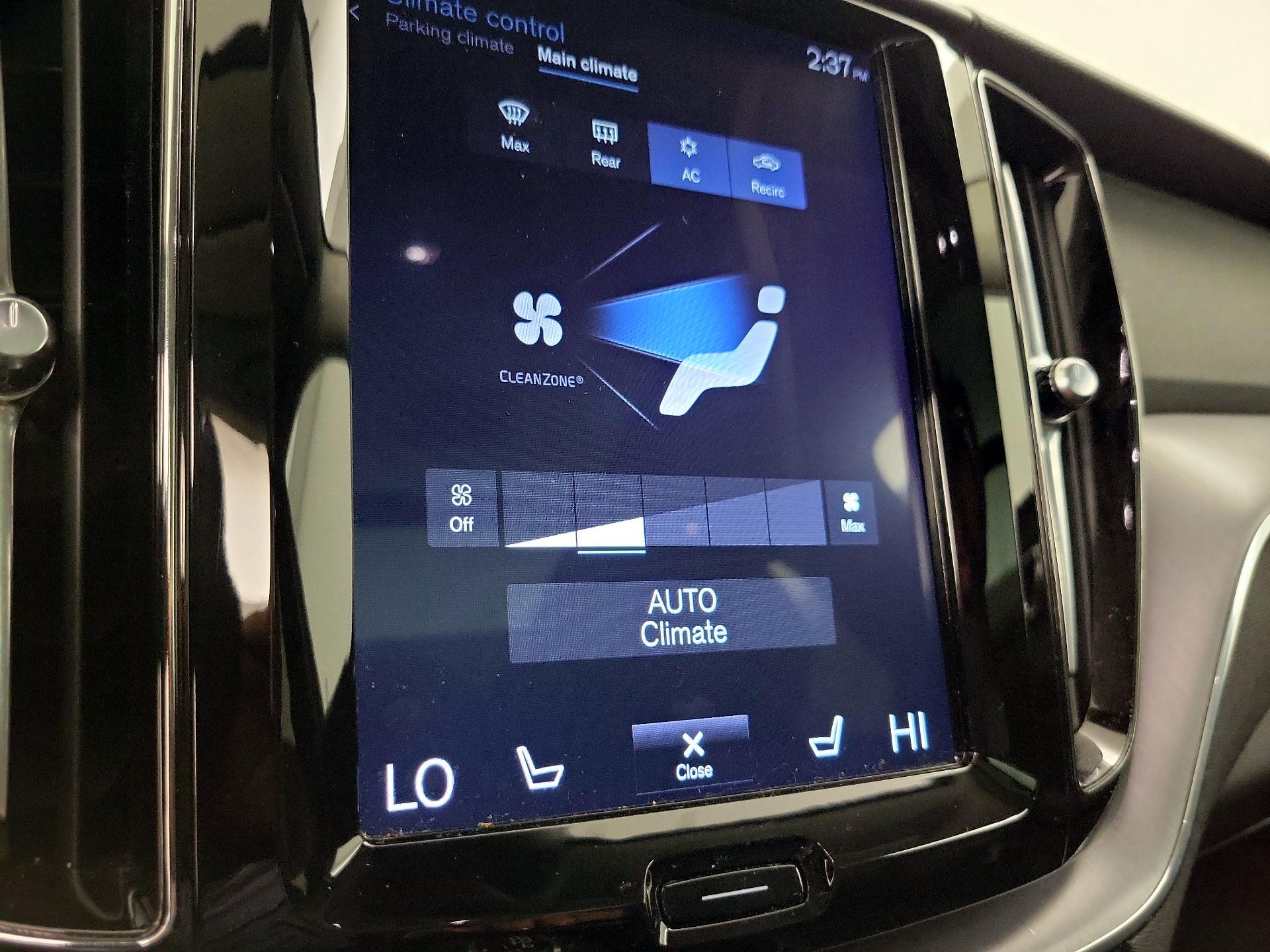 Thumbnail: 2020 Volvo XC60 - 17