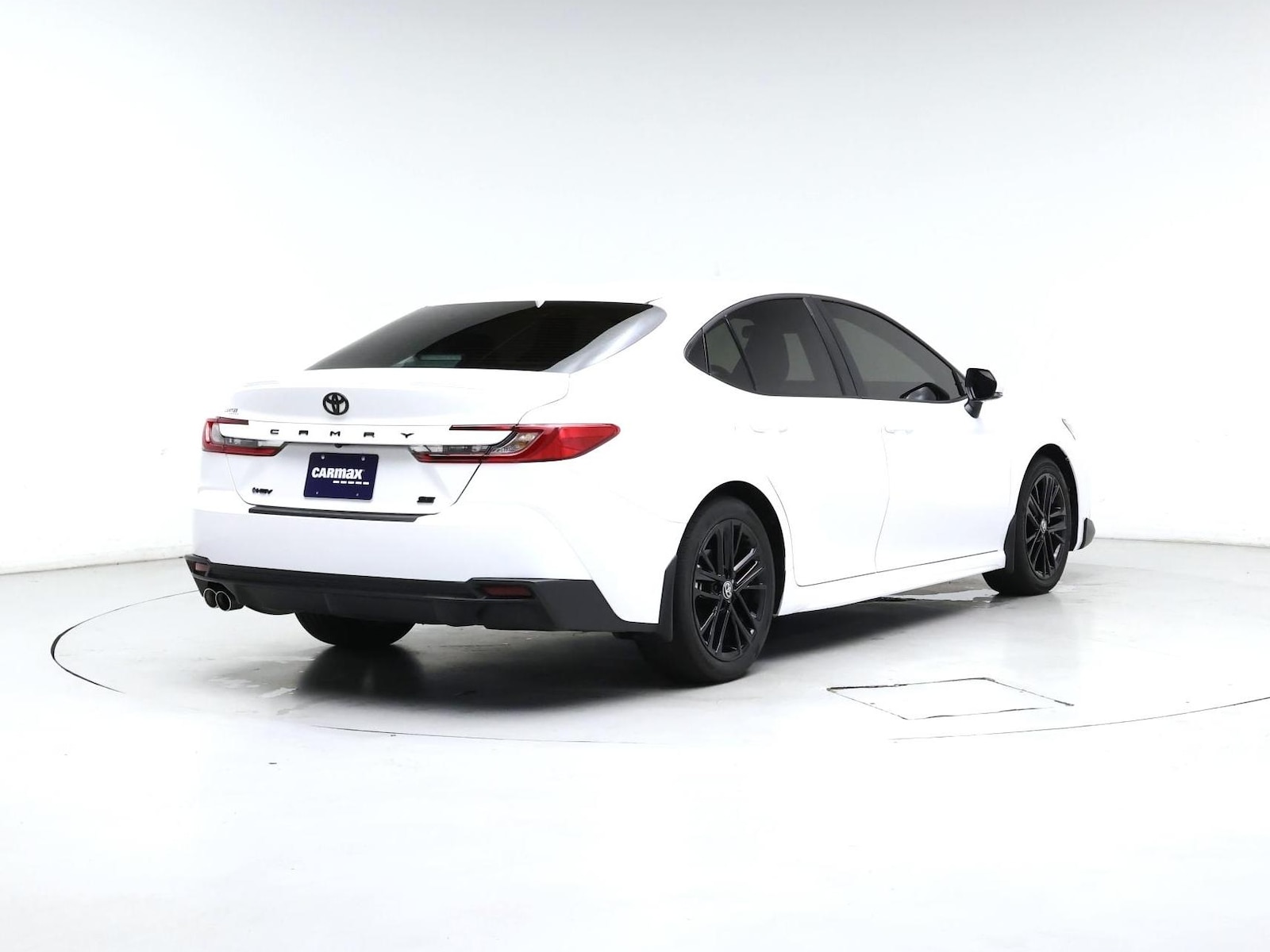 2026 Toyota Camry SE - Photo 9