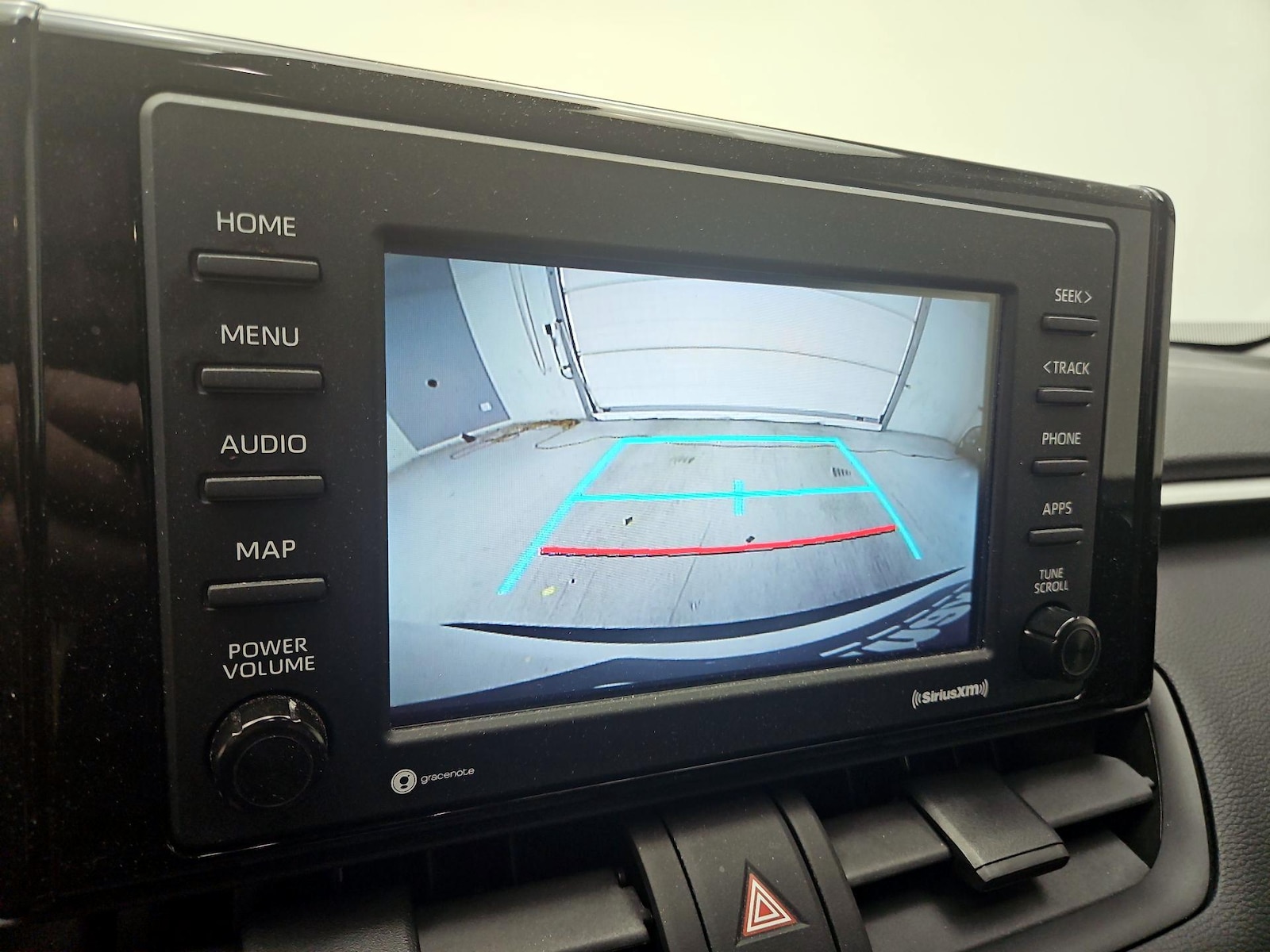 2022 Toyota RAV4 LE - Photo 15