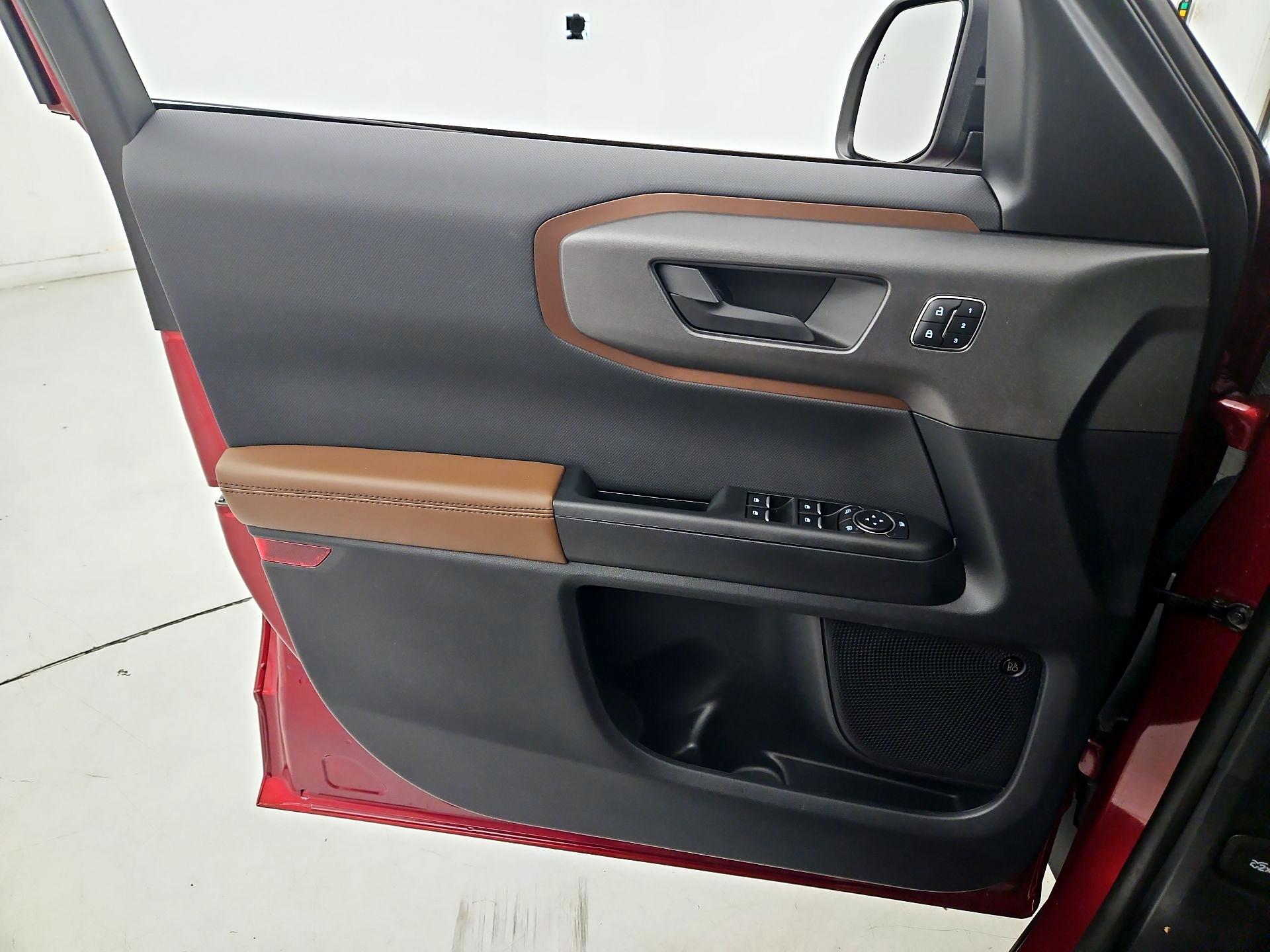 Thumbnail: 2025 Ford Bronco Sport - 12