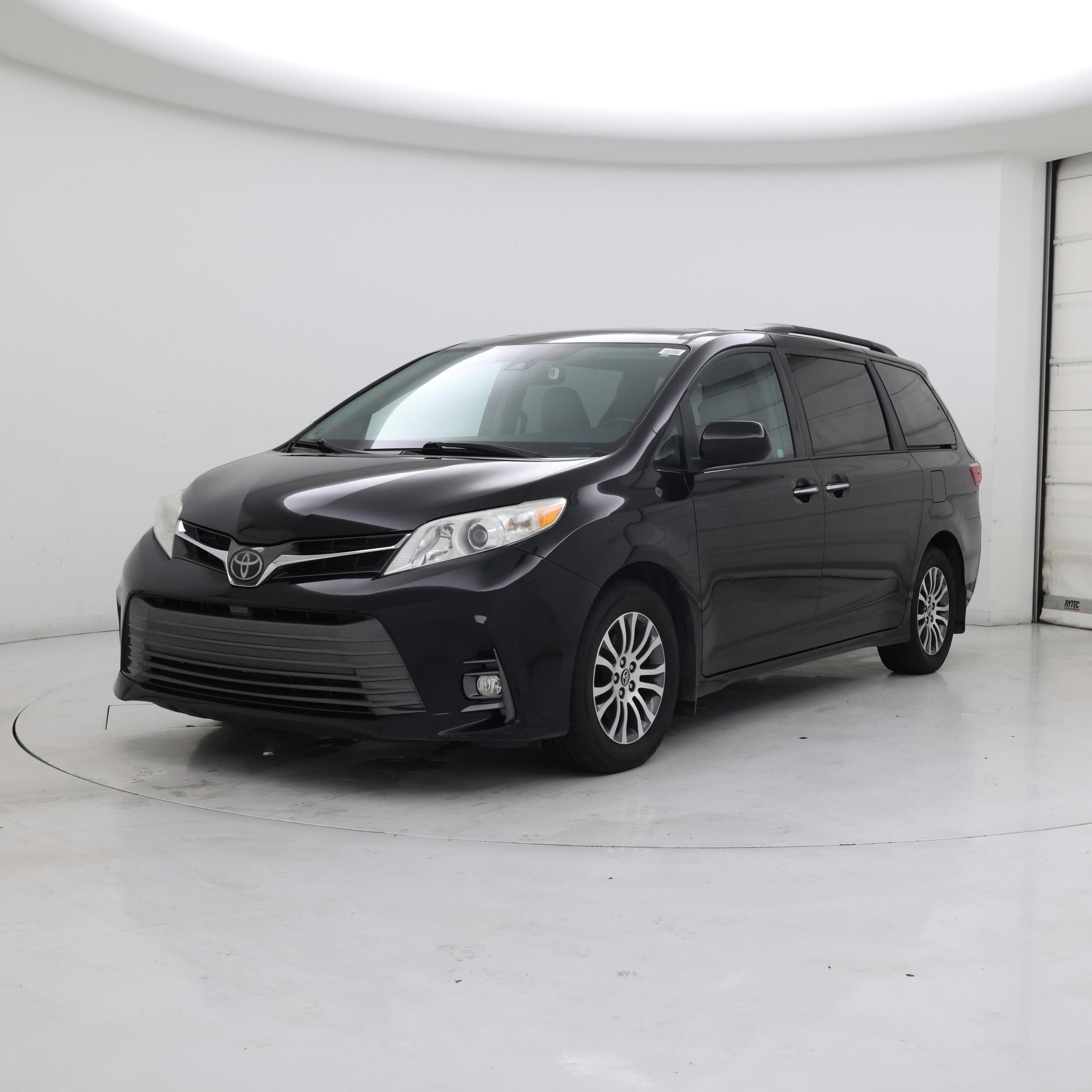Thumbnail: 2019 Toyota Sienna - 4