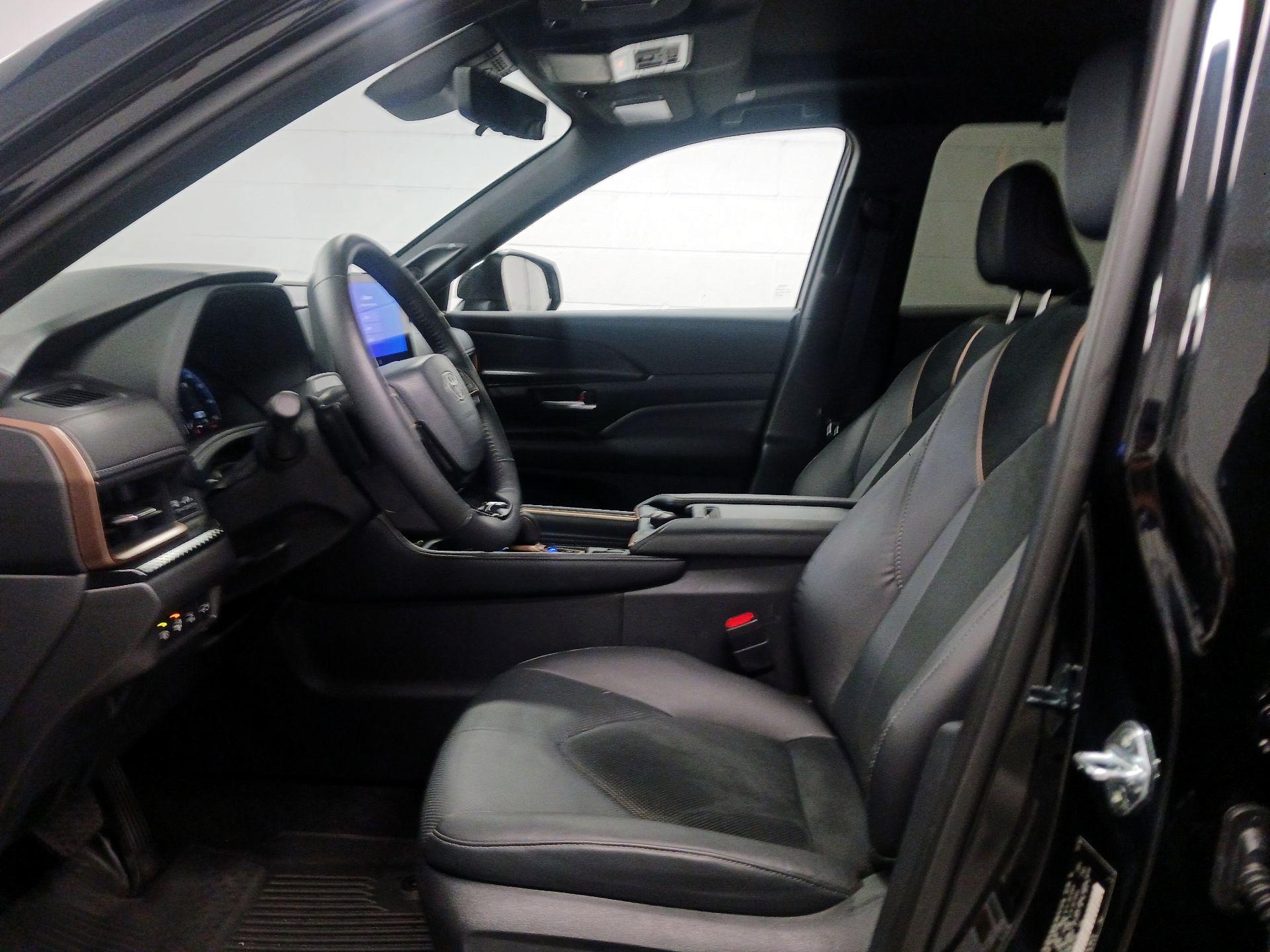 Thumbnail: 2026 Toyota Highlander - 11
