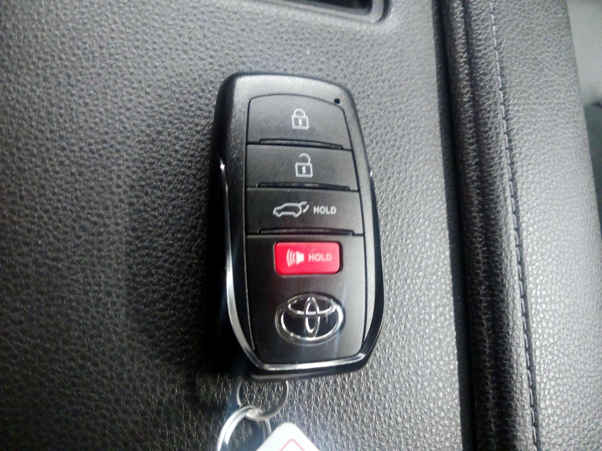 Thumbnail: 2026 Toyota Highlander - 20