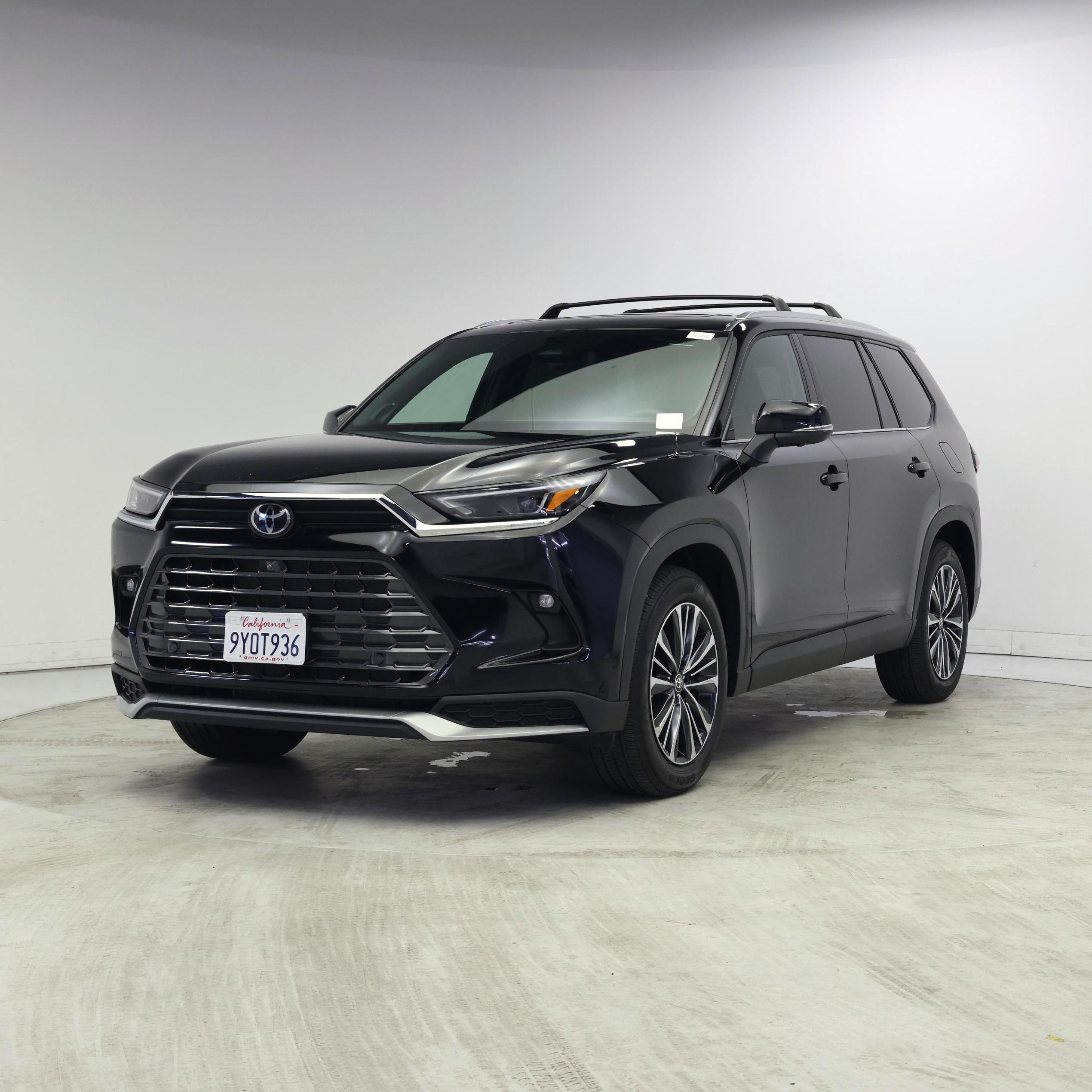 Thumbnail: 2026 Toyota Highlander - 4
