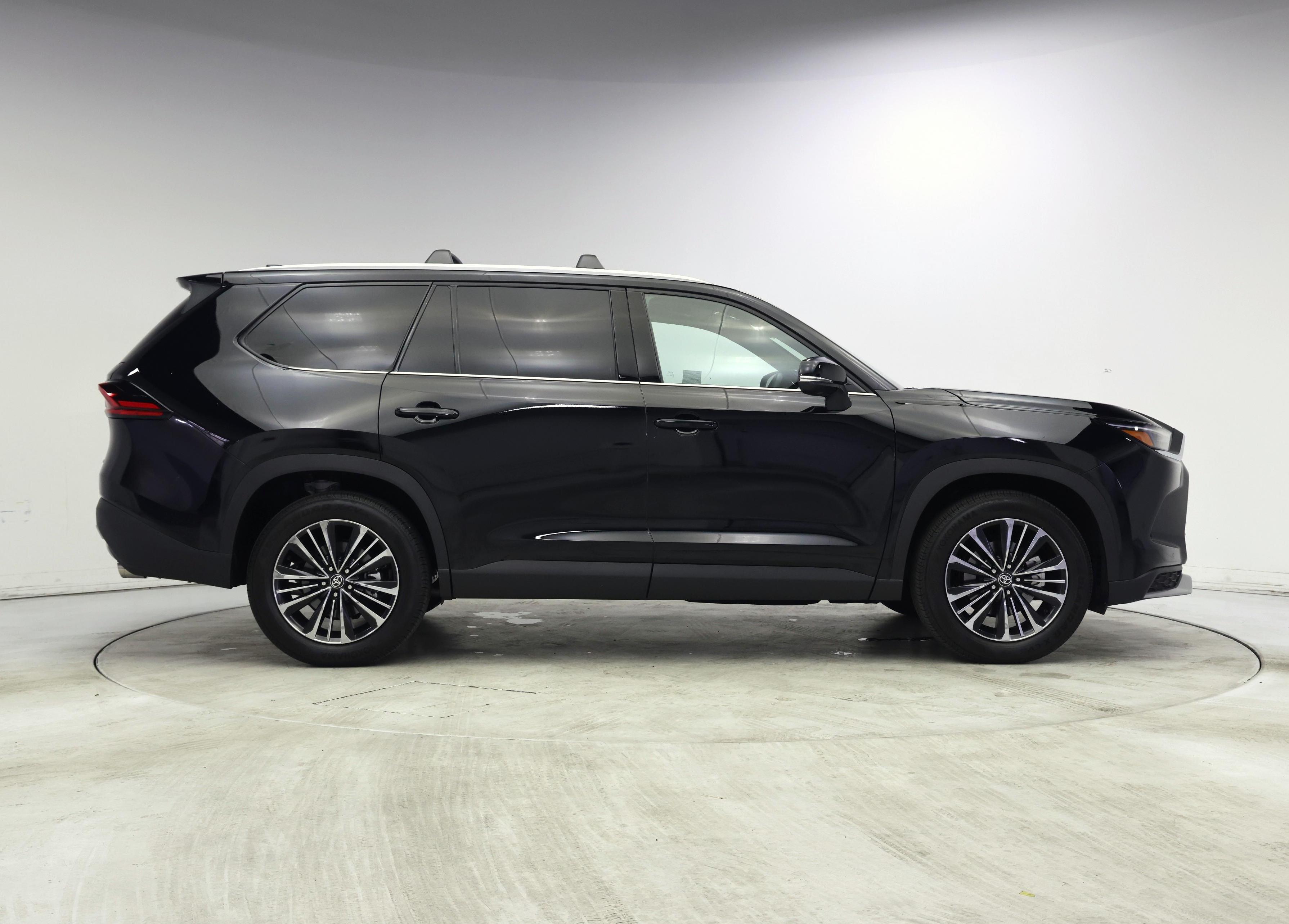 Thumbnail: 2026 Toyota Highlander - 7