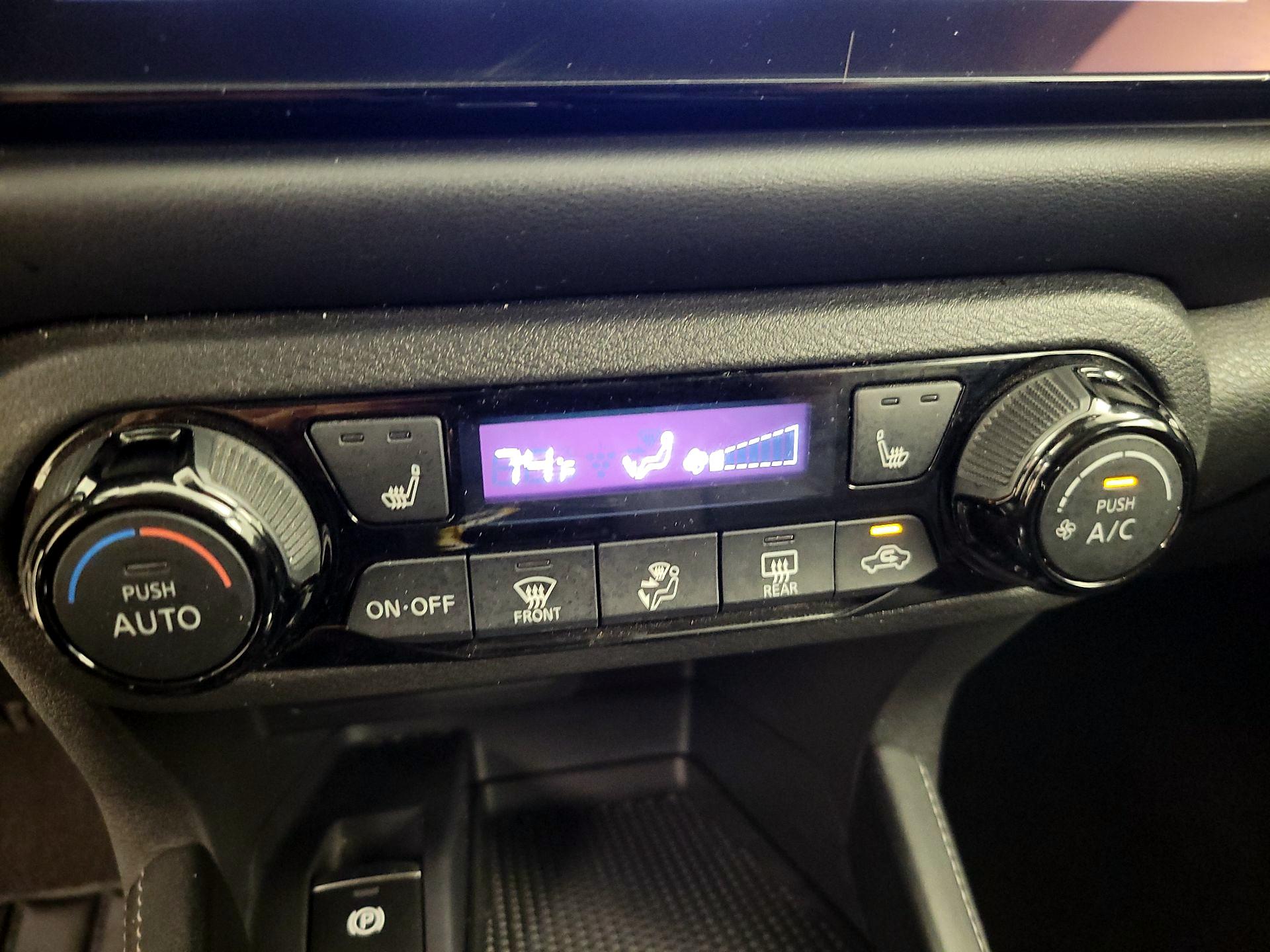 Thumbnail: 2024 Nissan Kicks - 15