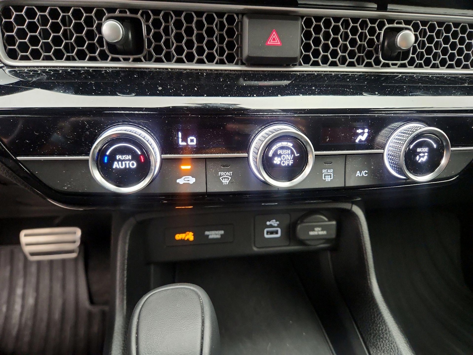 2024 Honda Civic Hatchback Sport - Photo 17