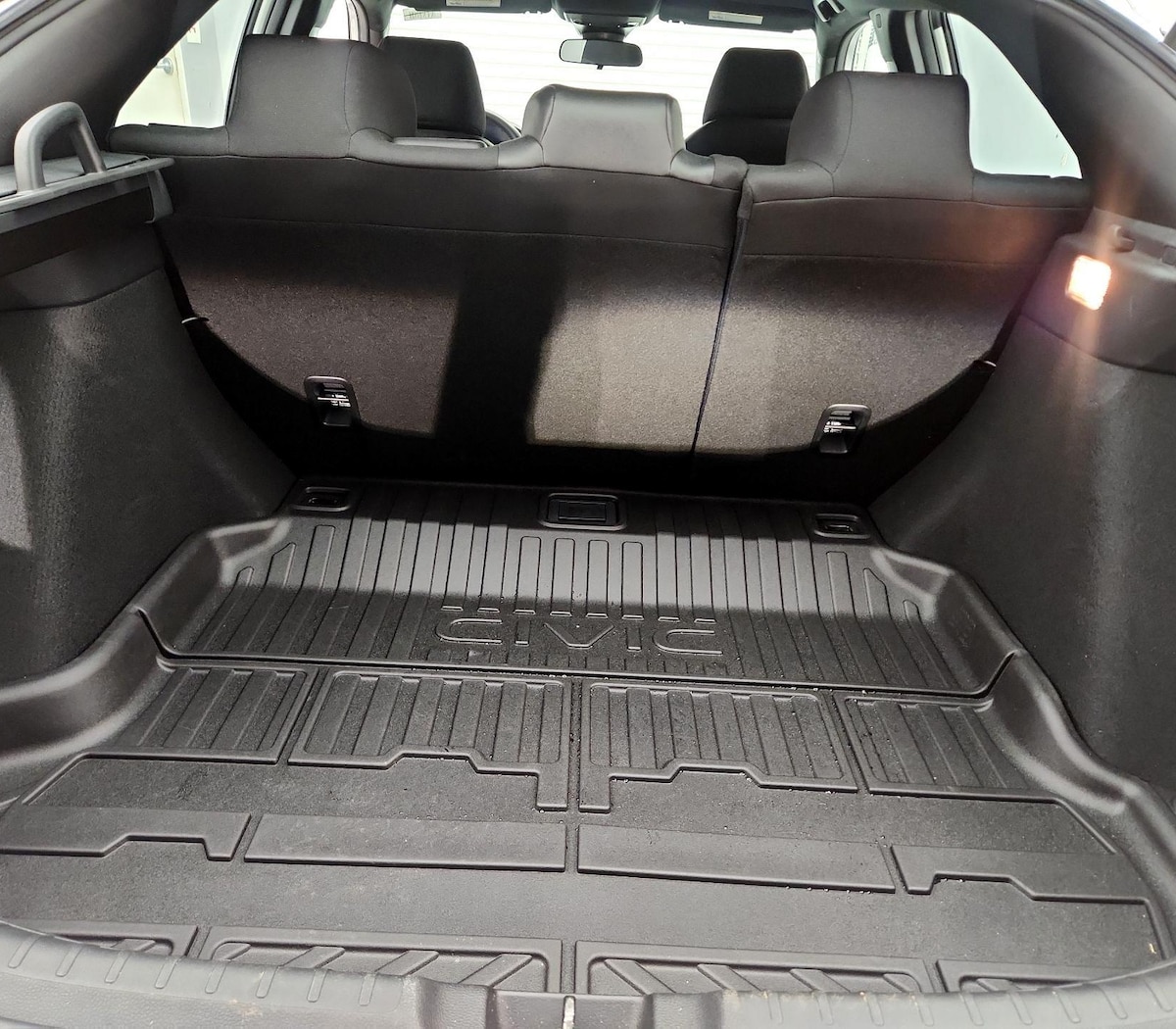 Trunk/Cargo (Seats Up)