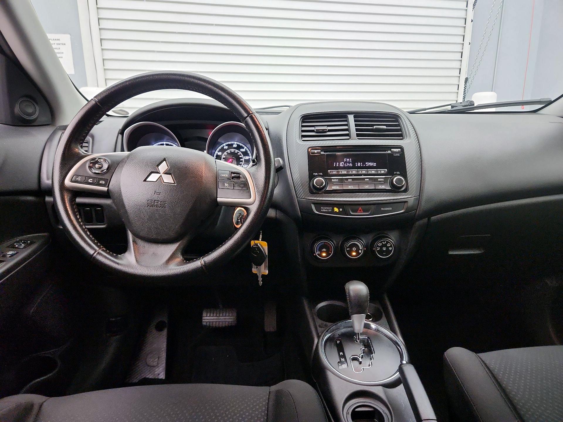 Thumbnail: 2015 Mitsubishi Outlander Sport - 9
