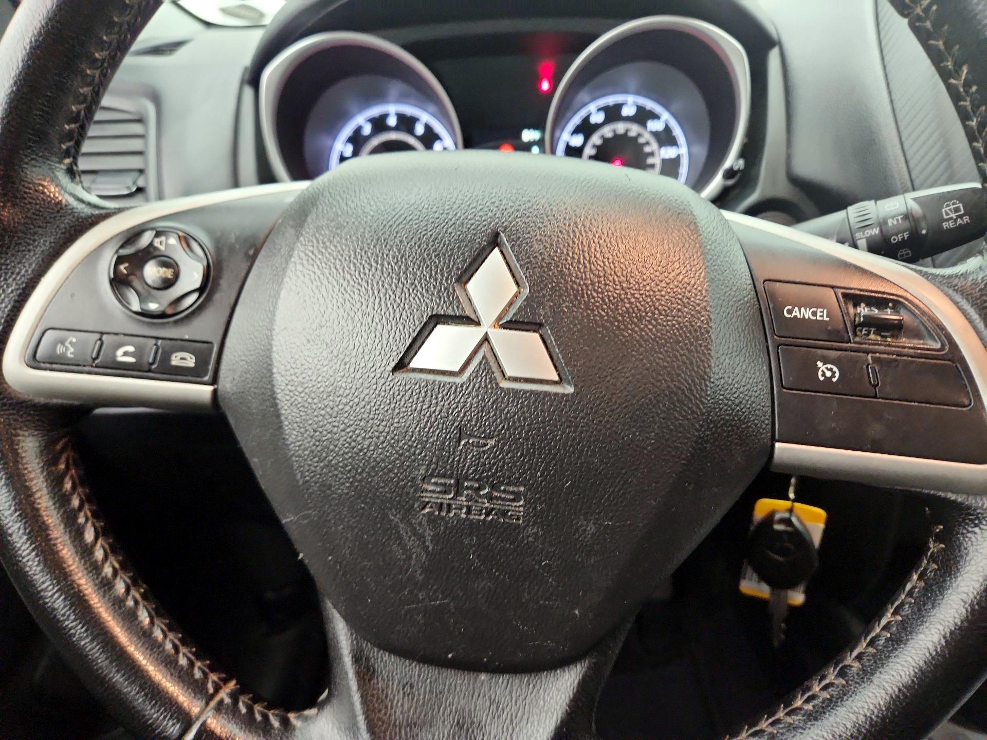 Thumbnail: 2015 Mitsubishi Outlander Sport - 10