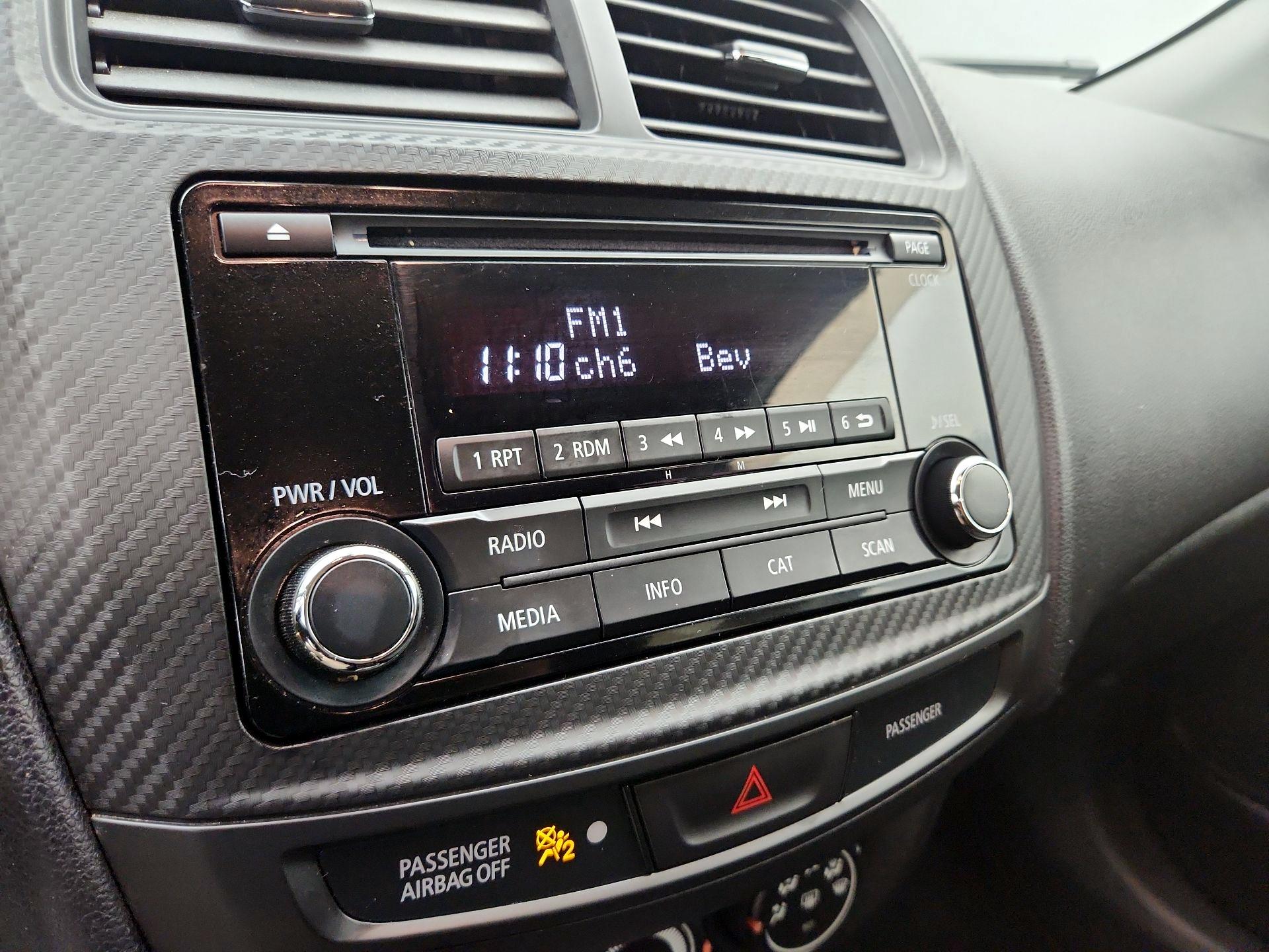 Thumbnail: 2015 Mitsubishi Outlander Sport - 14