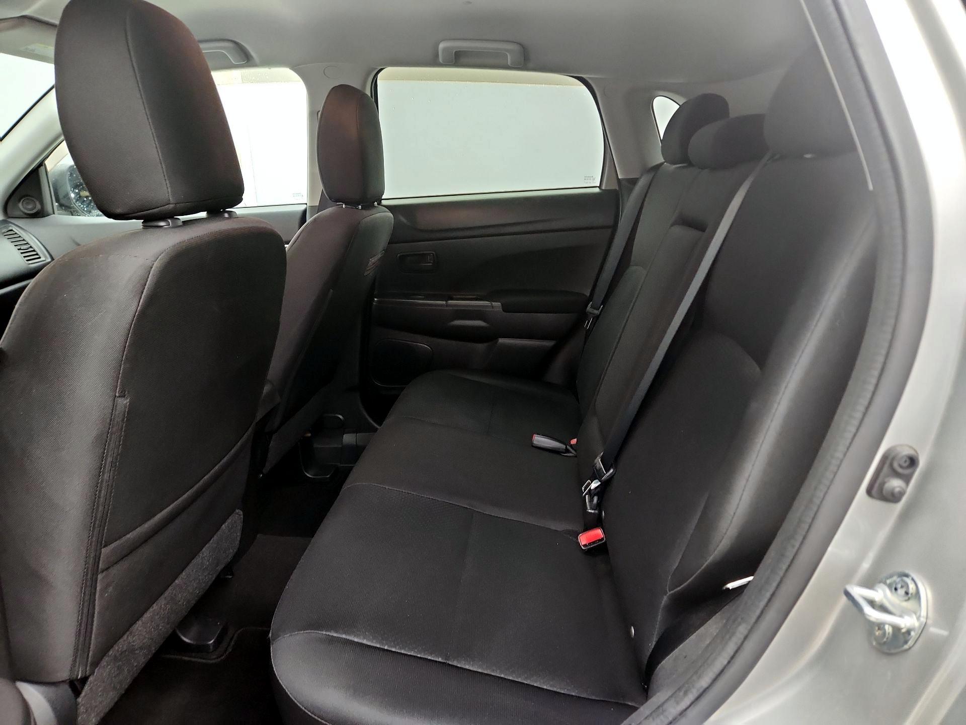 Thumbnail: 2015 Mitsubishi Outlander Sport - 18