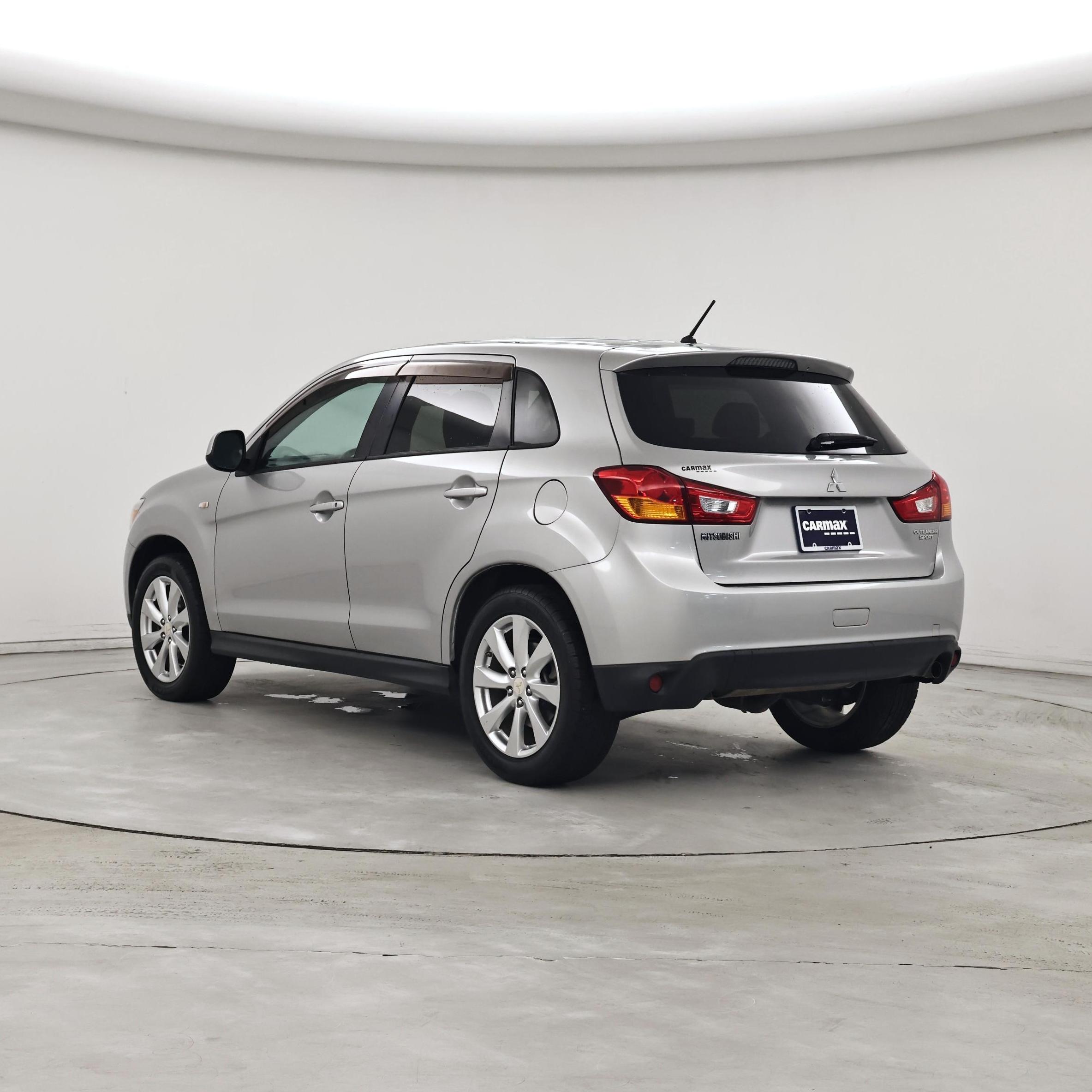 Thumbnail: 2015 Mitsubishi Outlander Sport - 2