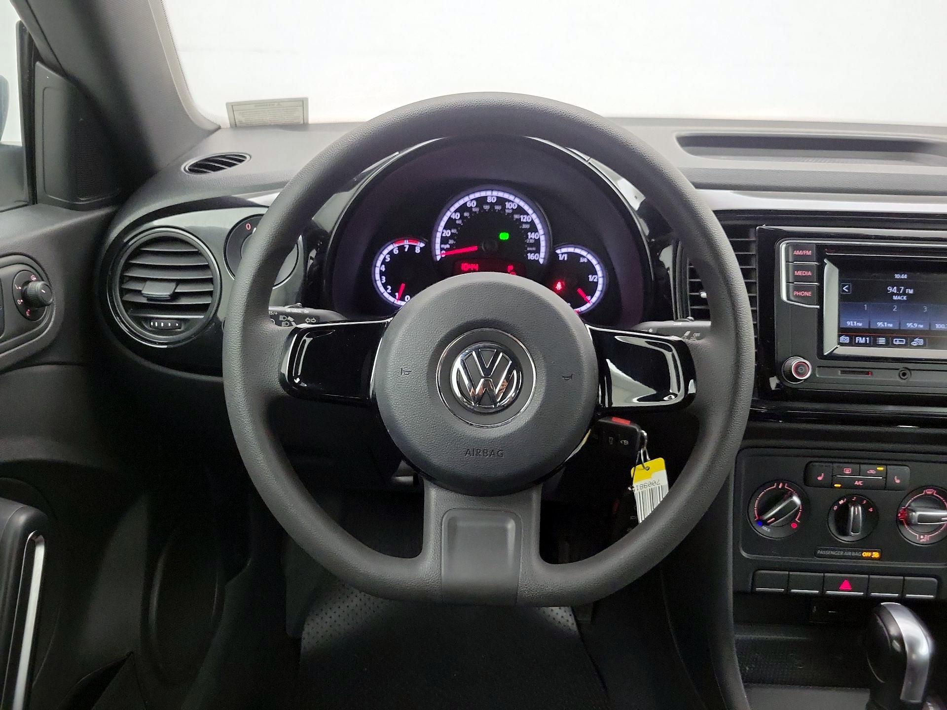 Thumbnail: 2016 Volkswagen Beetle - 10