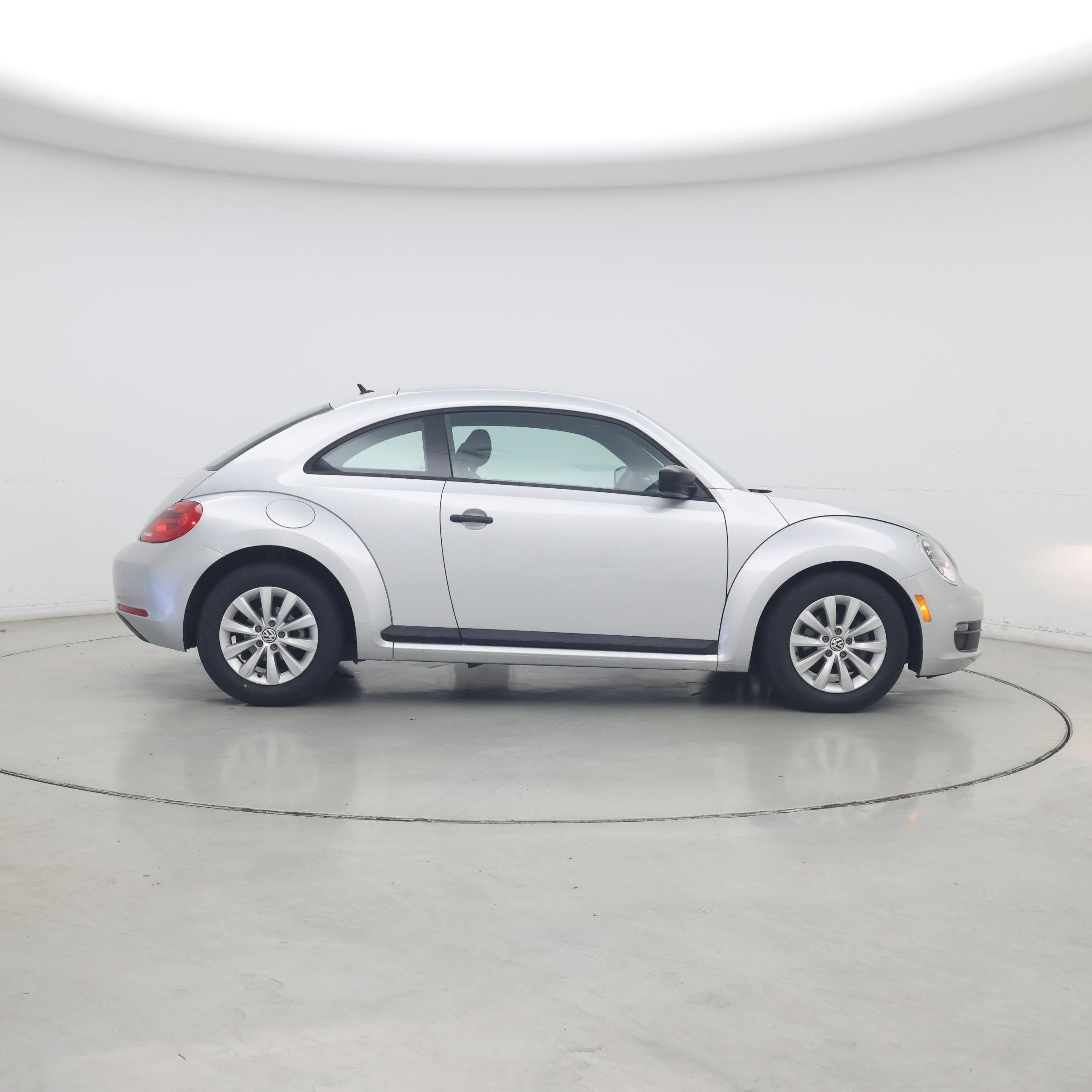 Thumbnail: 2016 Volkswagen Beetle - 7
