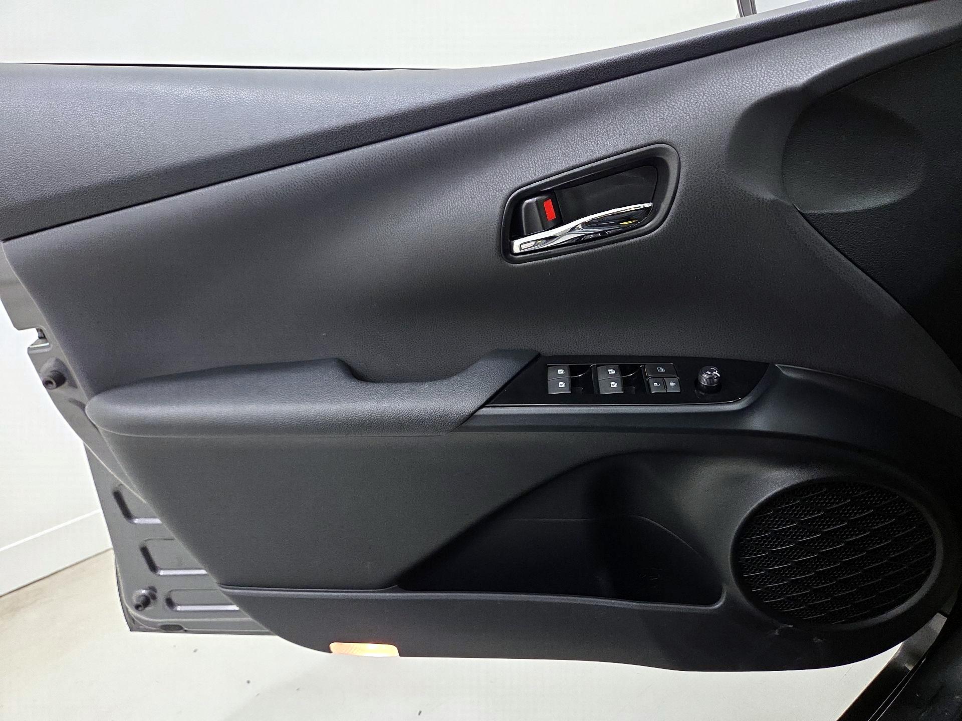 Thumbnail: 2016 Toyota Prius - 12
