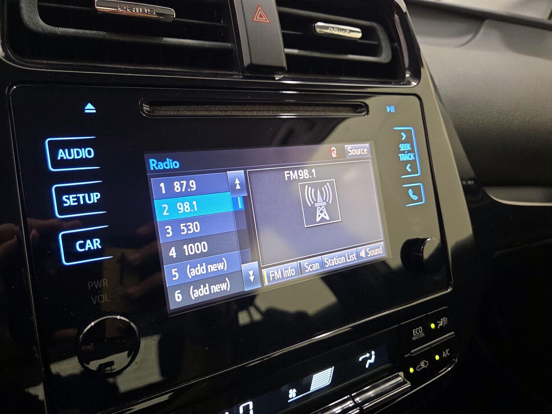 Thumbnail: 2016 Toyota Prius - 15