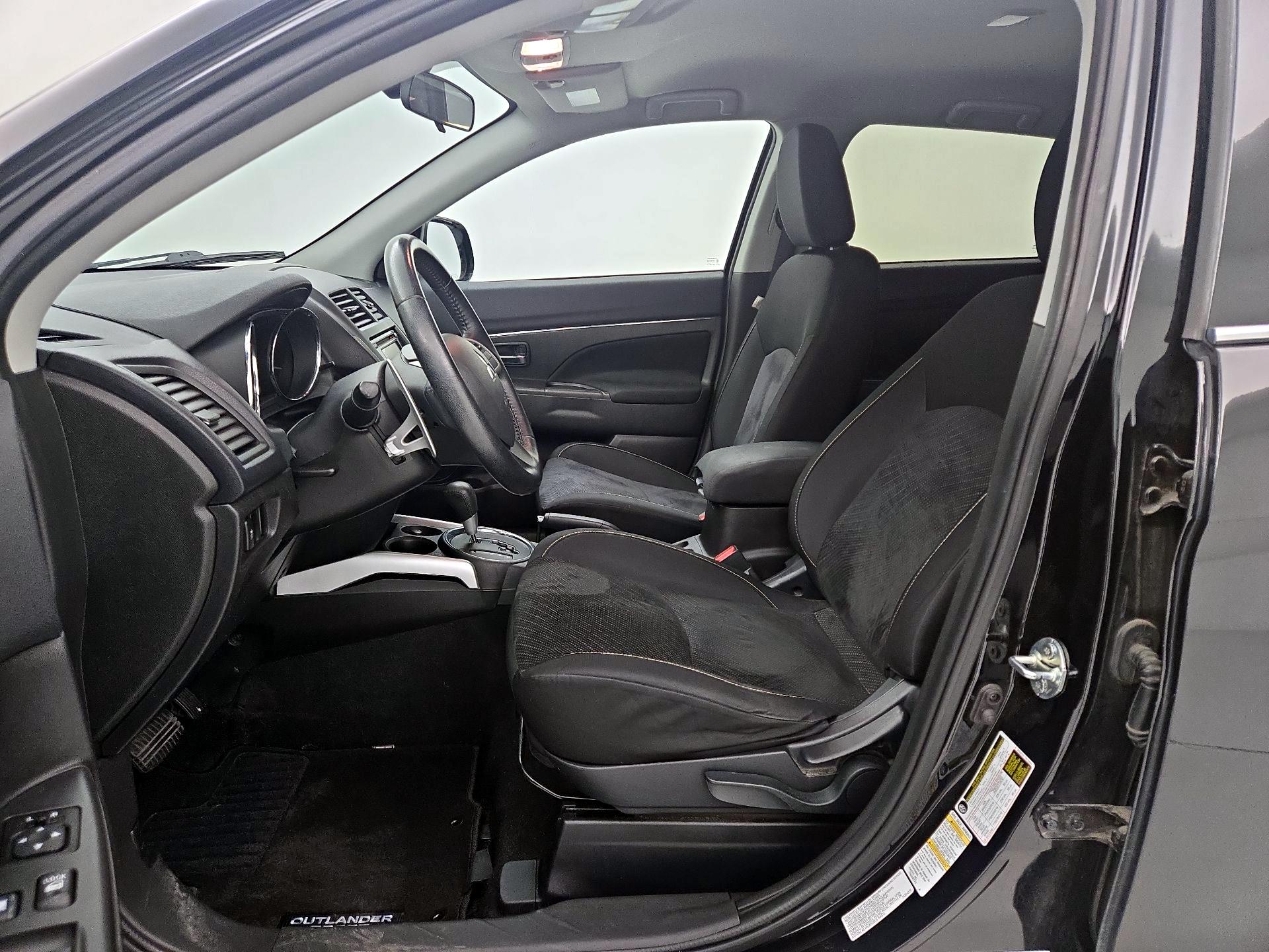 Thumbnail: 2014 Mitsubishi Outlander Sport - 11