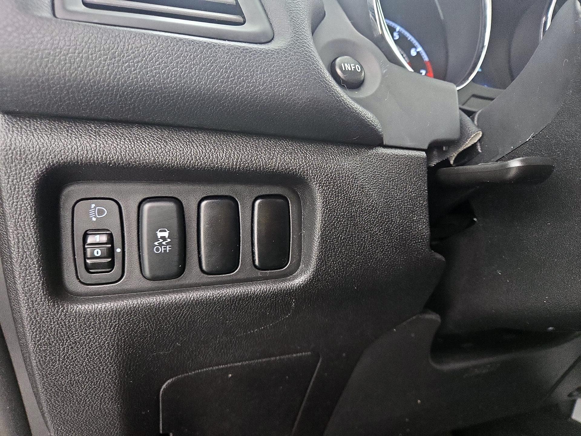 Thumbnail: 2014 Mitsubishi Outlander Sport - 13