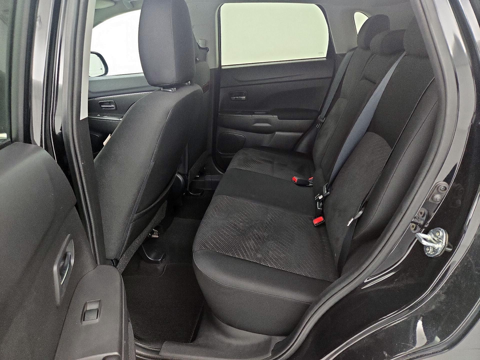 Thumbnail: 2014 Mitsubishi Outlander Sport - 18