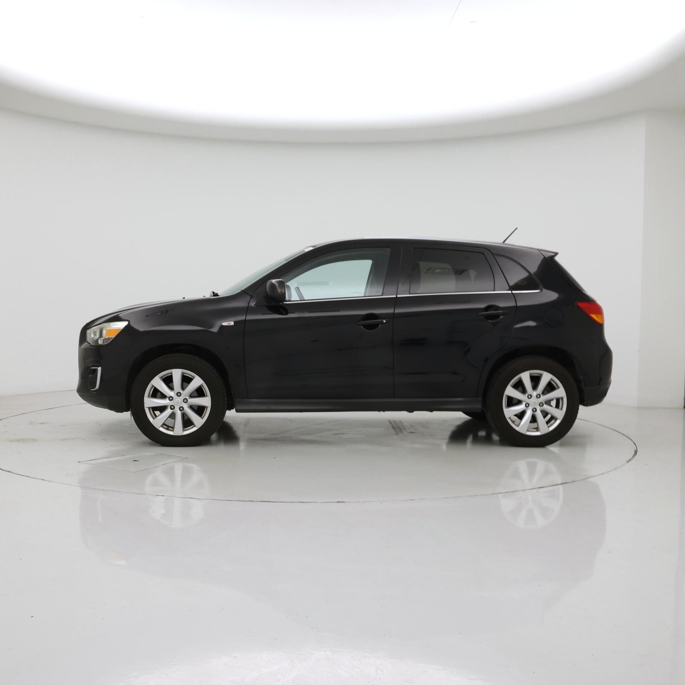 Thumbnail: 2014 Mitsubishi Outlander Sport - 3