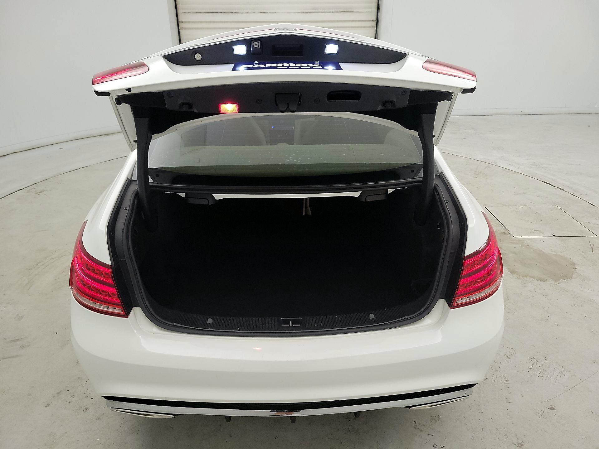 Thumbnail: 2016 Mercedes-Benz E-Class - 20