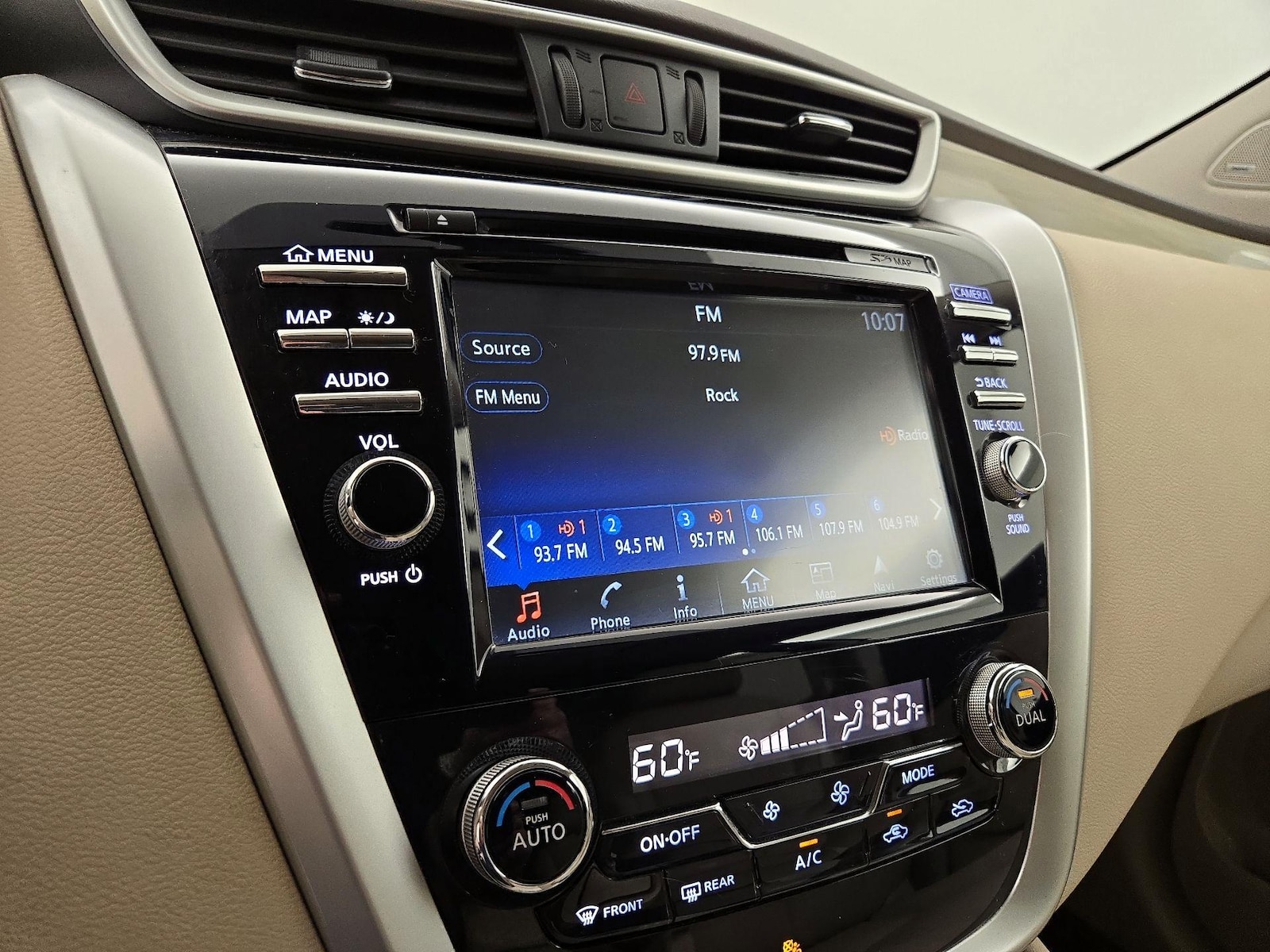 2017 Nissan Murano SL - Photo 17