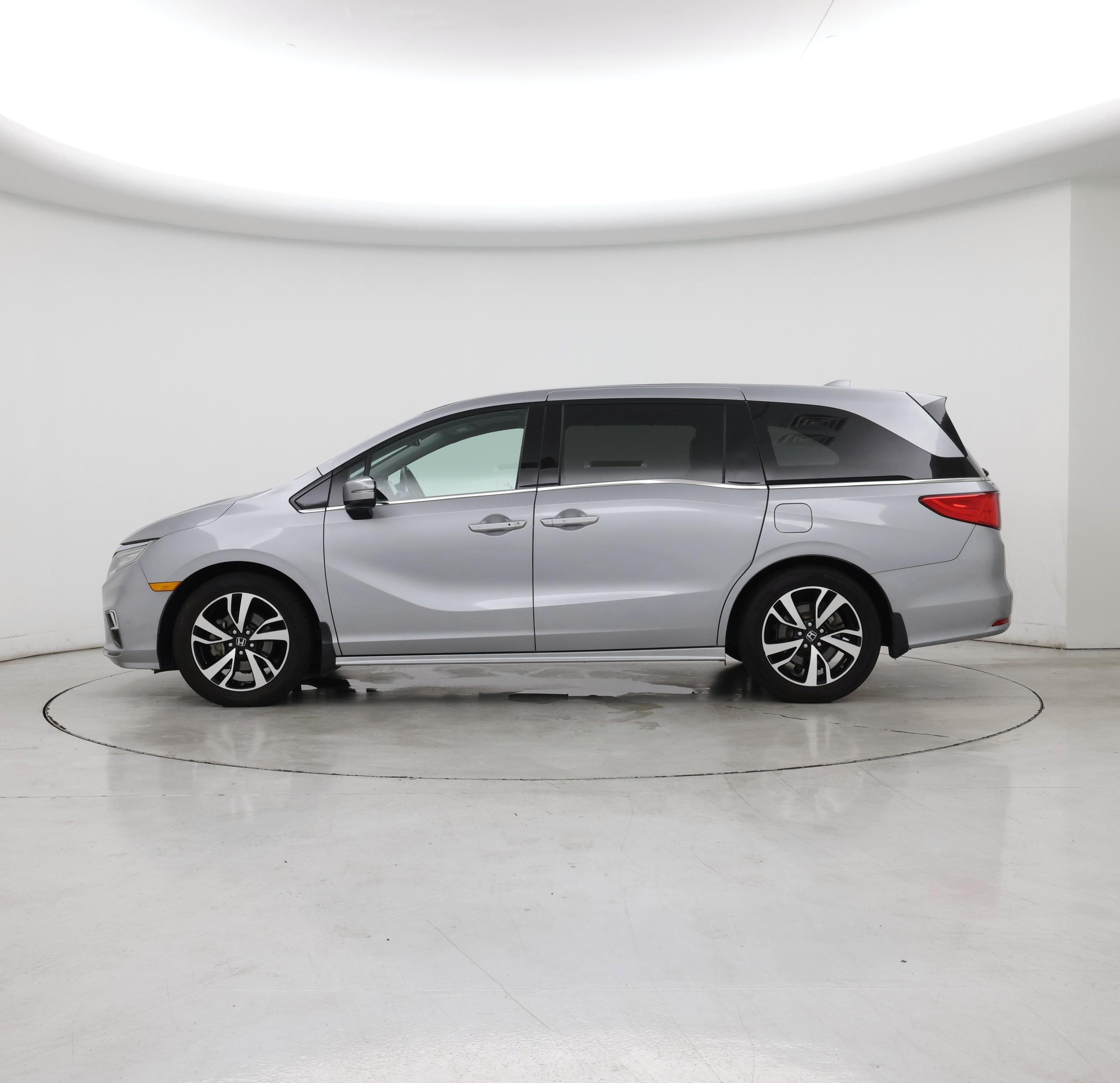 Thumbnail: 2018 Honda Odyssey - 3