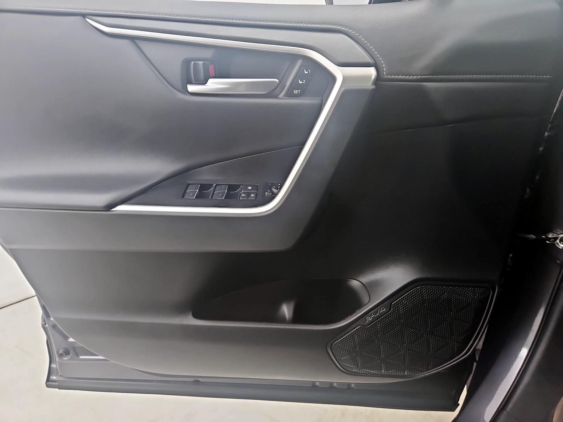 Thumbnail: 2023 Toyota RAV4 - 12