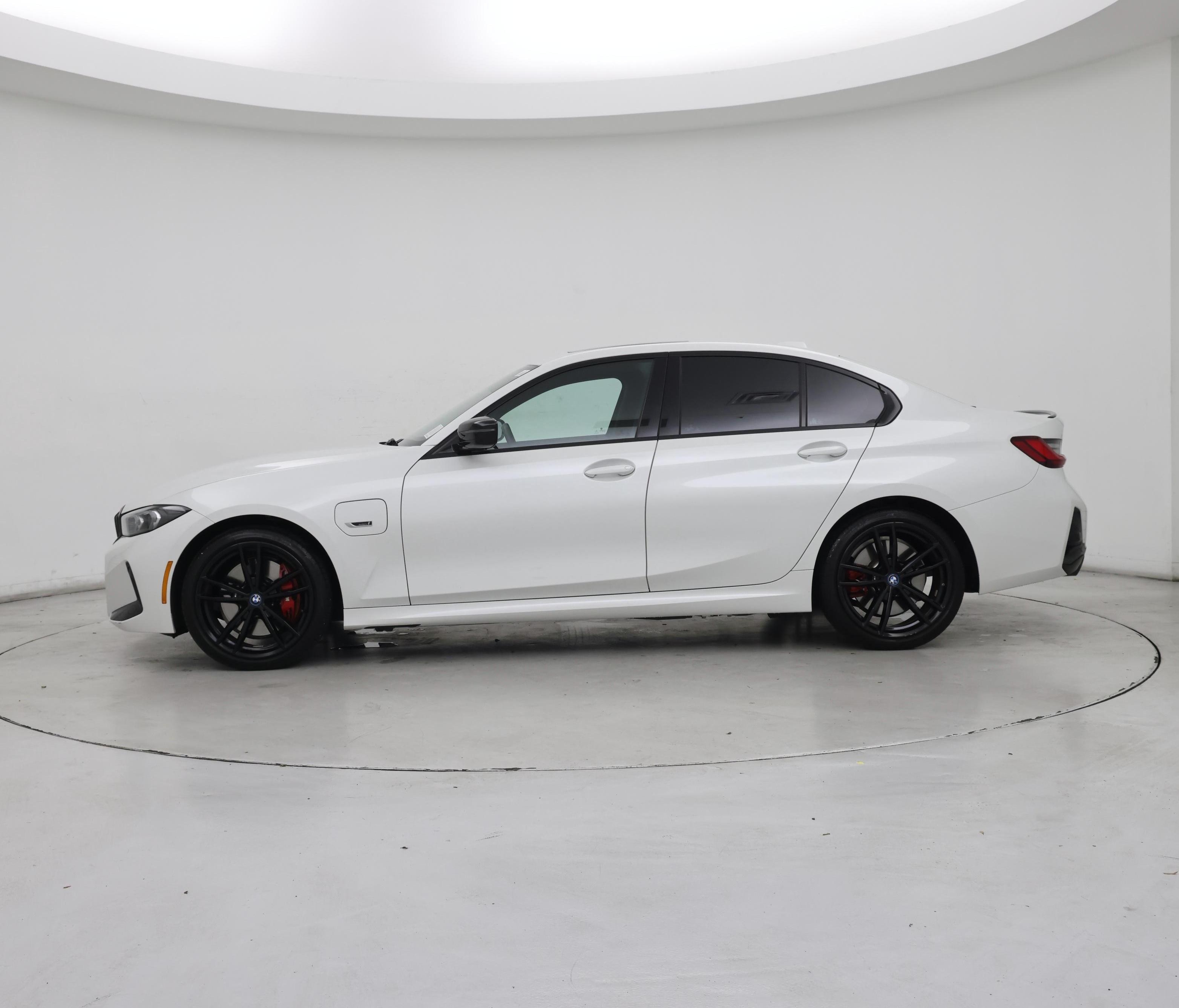 Thumbnail: 2023 BMW 3 Series - 3