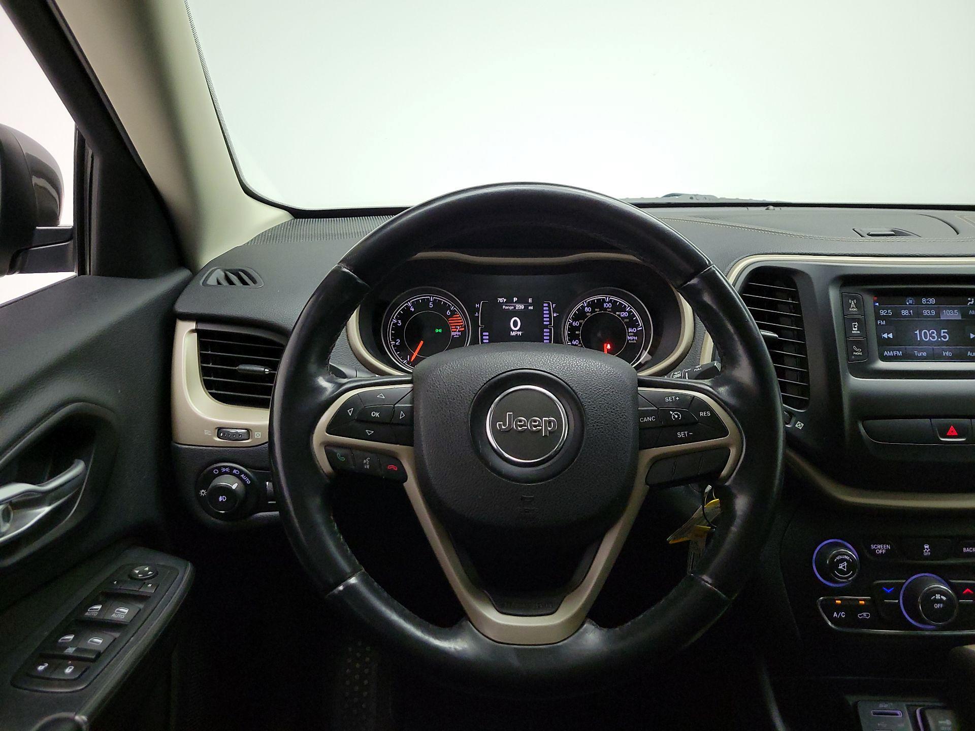 Thumbnail: 2016 Jeep Cherokee - 10