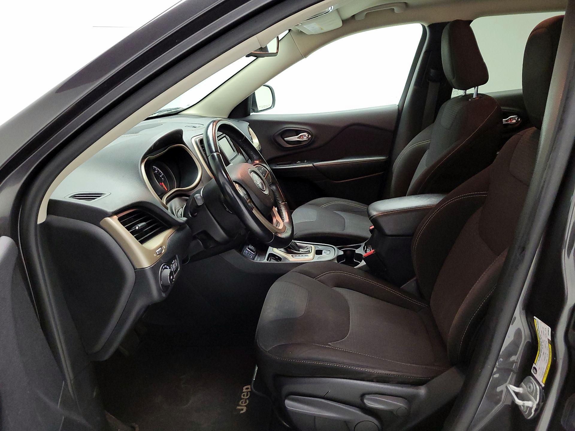 Thumbnail: 2016 Jeep Cherokee - 11