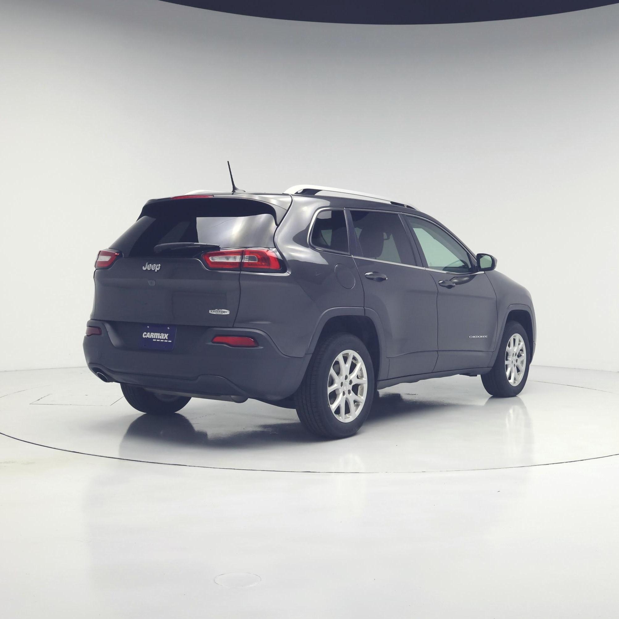 Thumbnail: 2016 Jeep Cherokee - 8