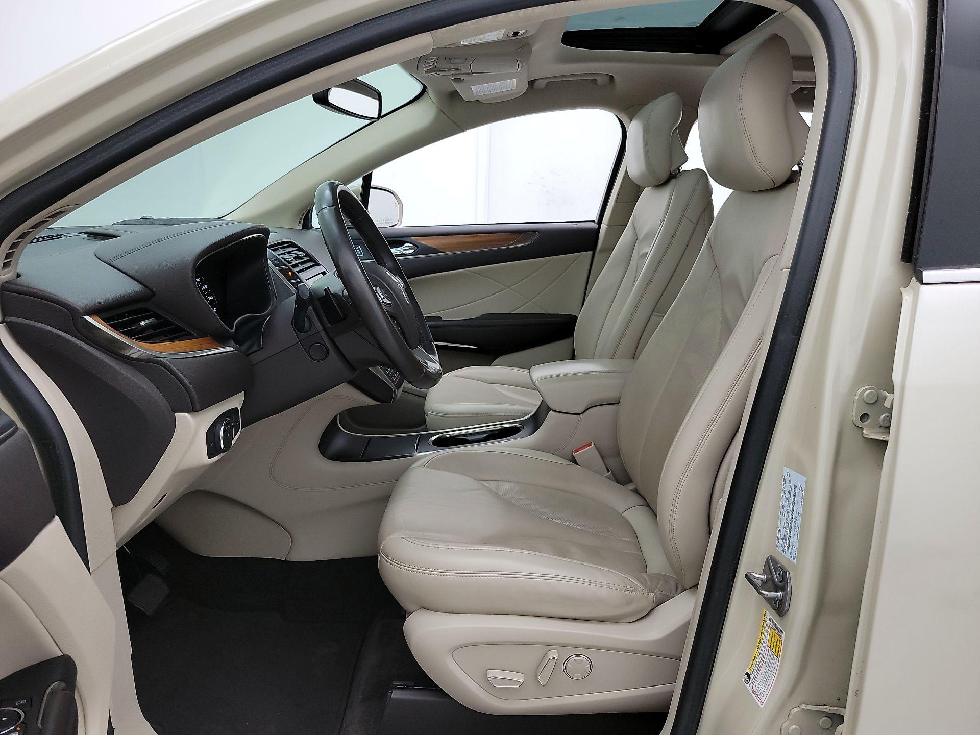 Thumbnail: 2018 Lincoln MKC - 11