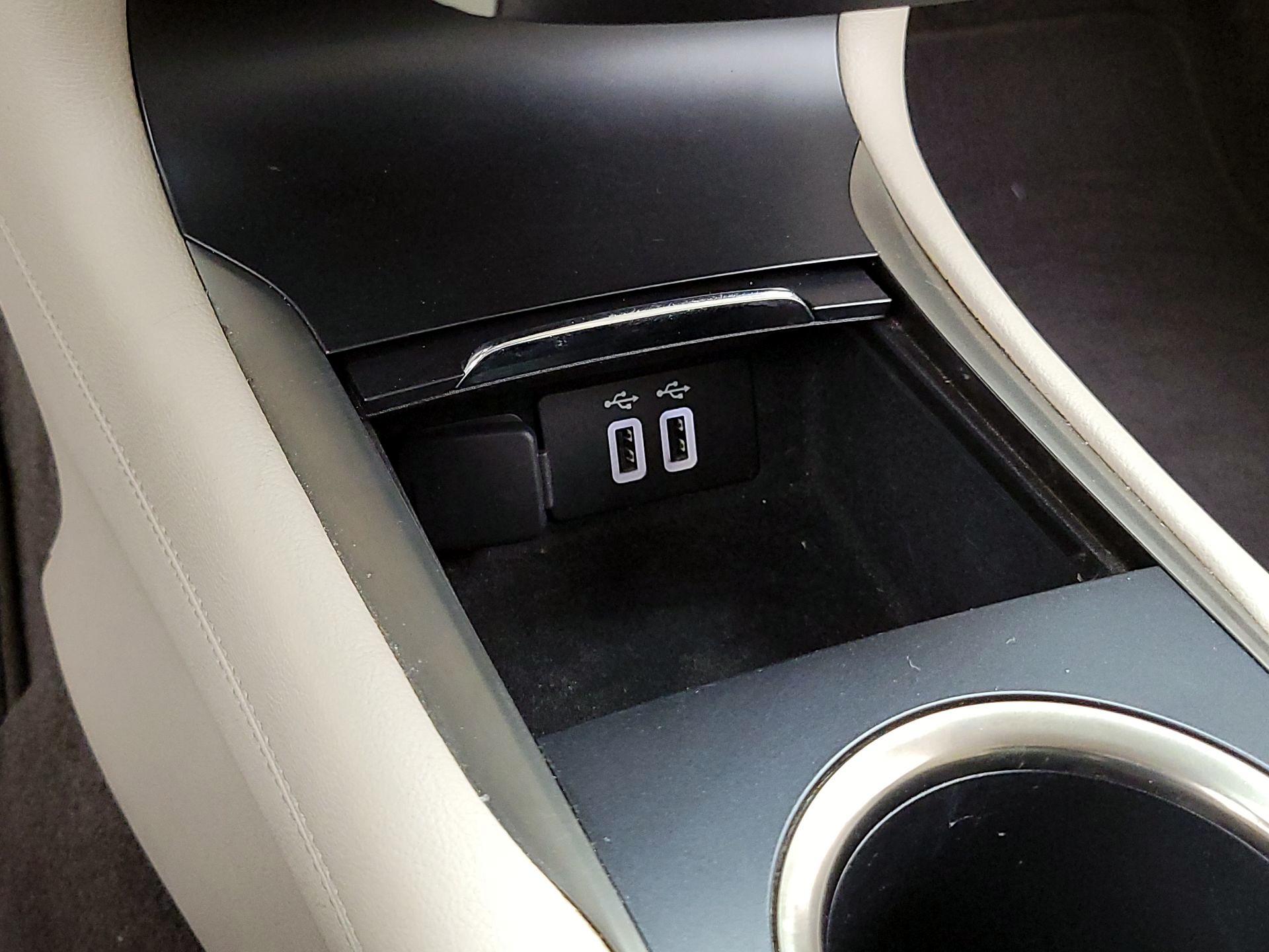Thumbnail: 2018 Lincoln MKC - 19