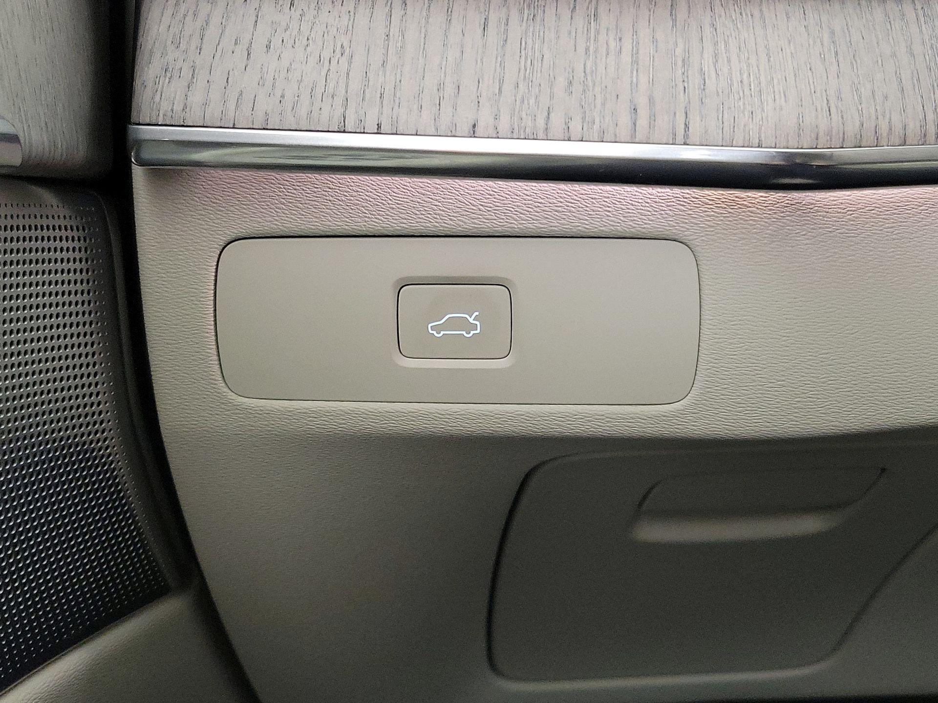 Thumbnail: 2023 Volvo XC90 - 13