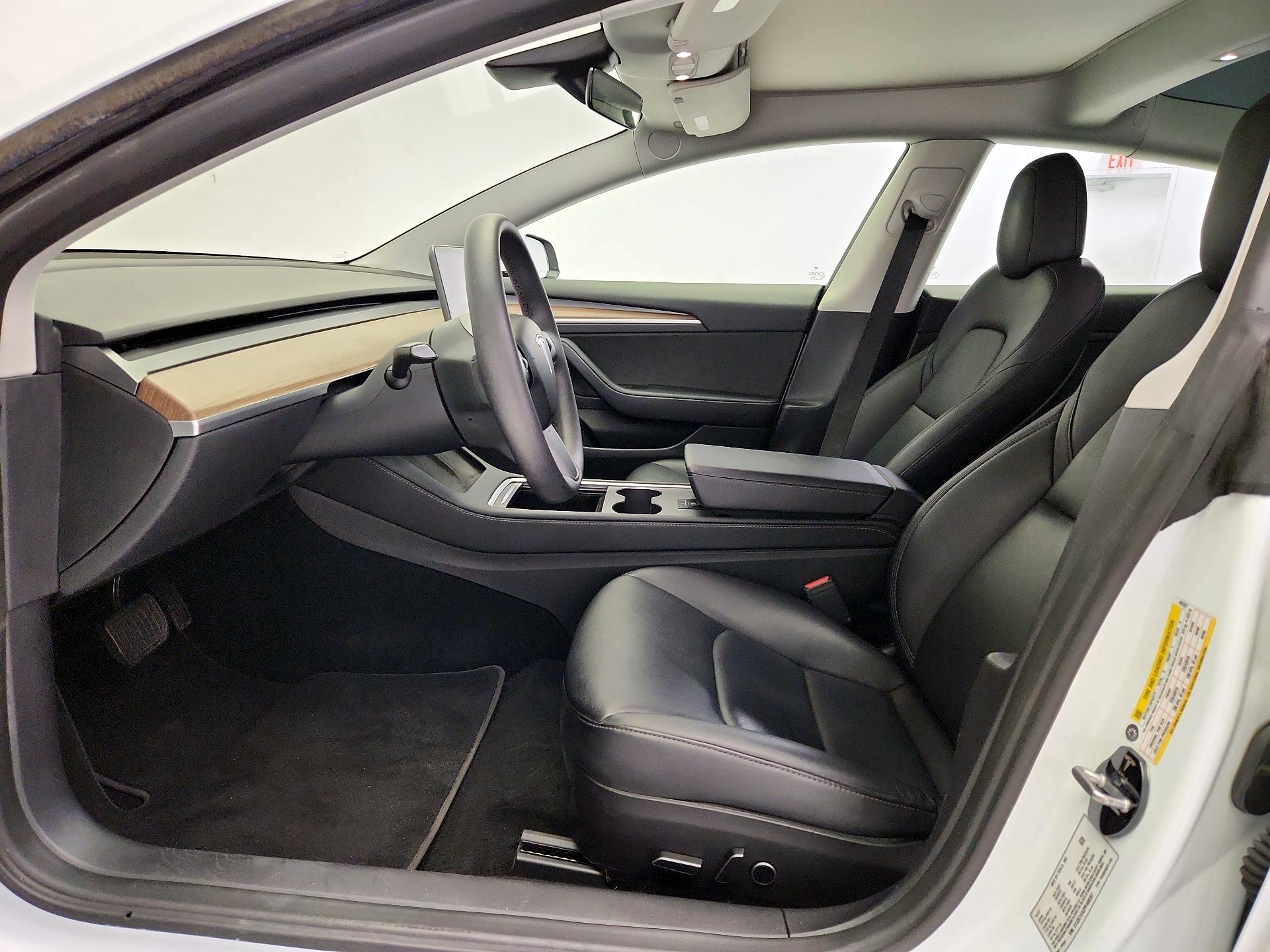 Thumbnail: 2023 Tesla Model 3 - 11