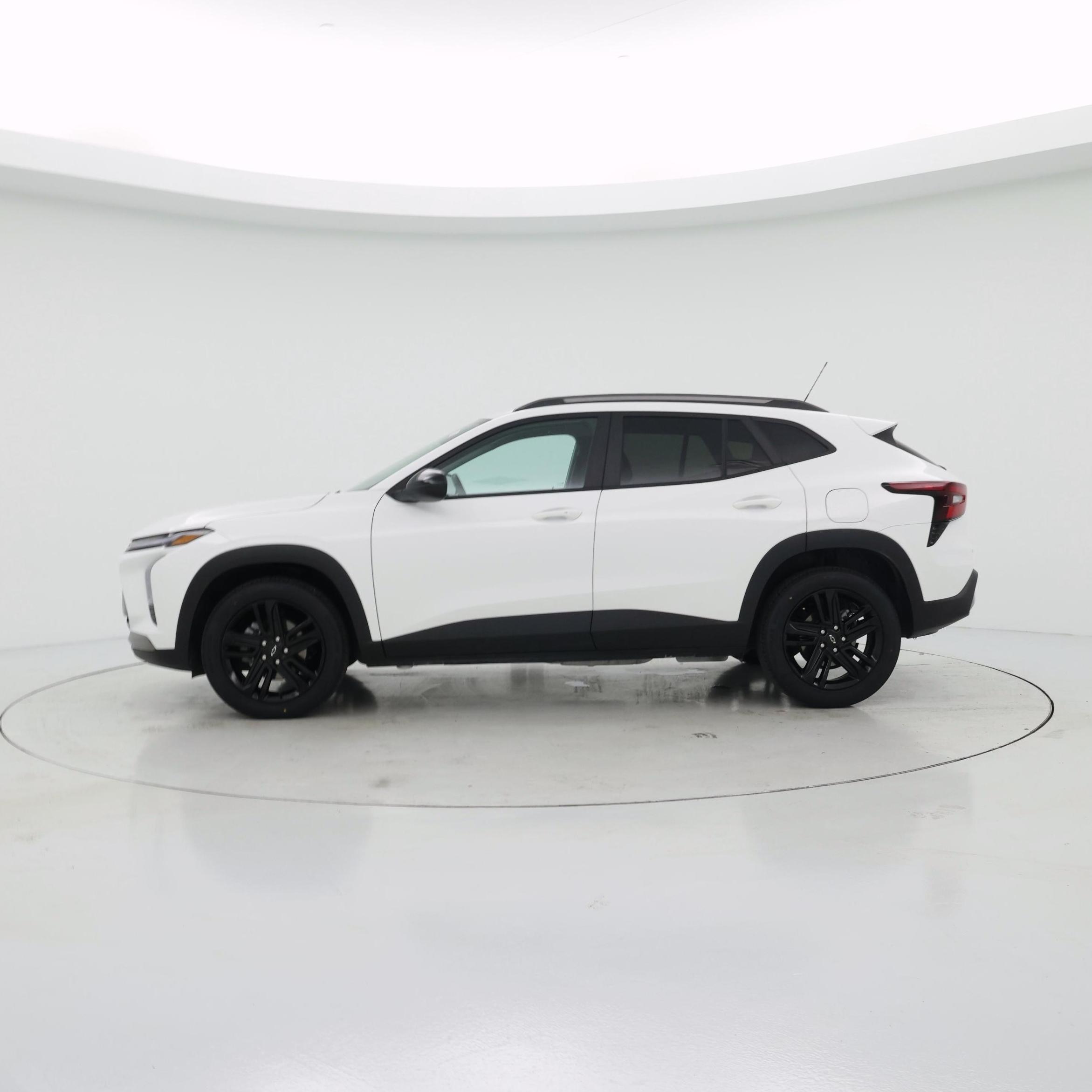 Thumbnail: 2025 Chevrolet Trax - 3
