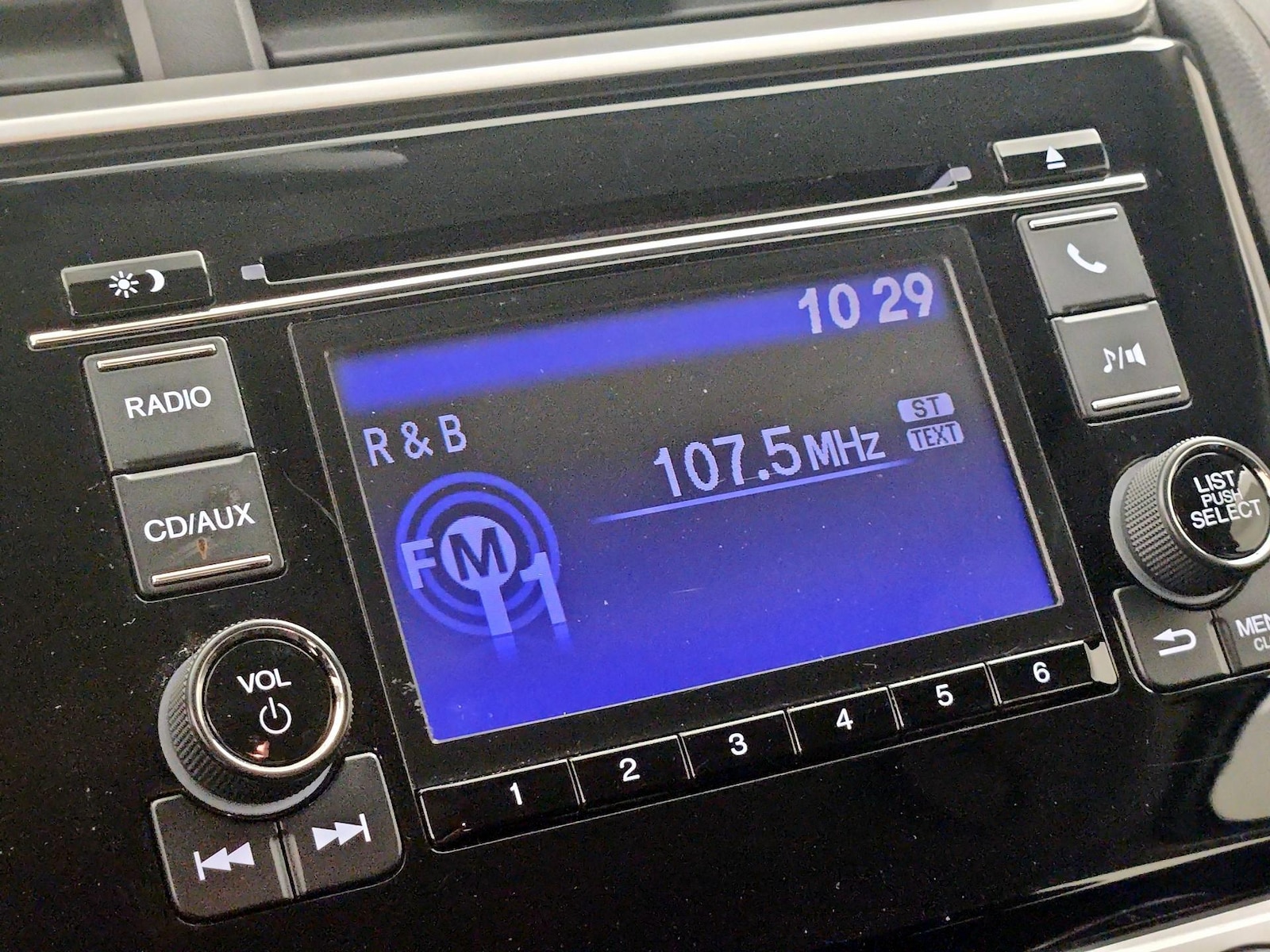 2016 Honda Fit LX - Photo 16