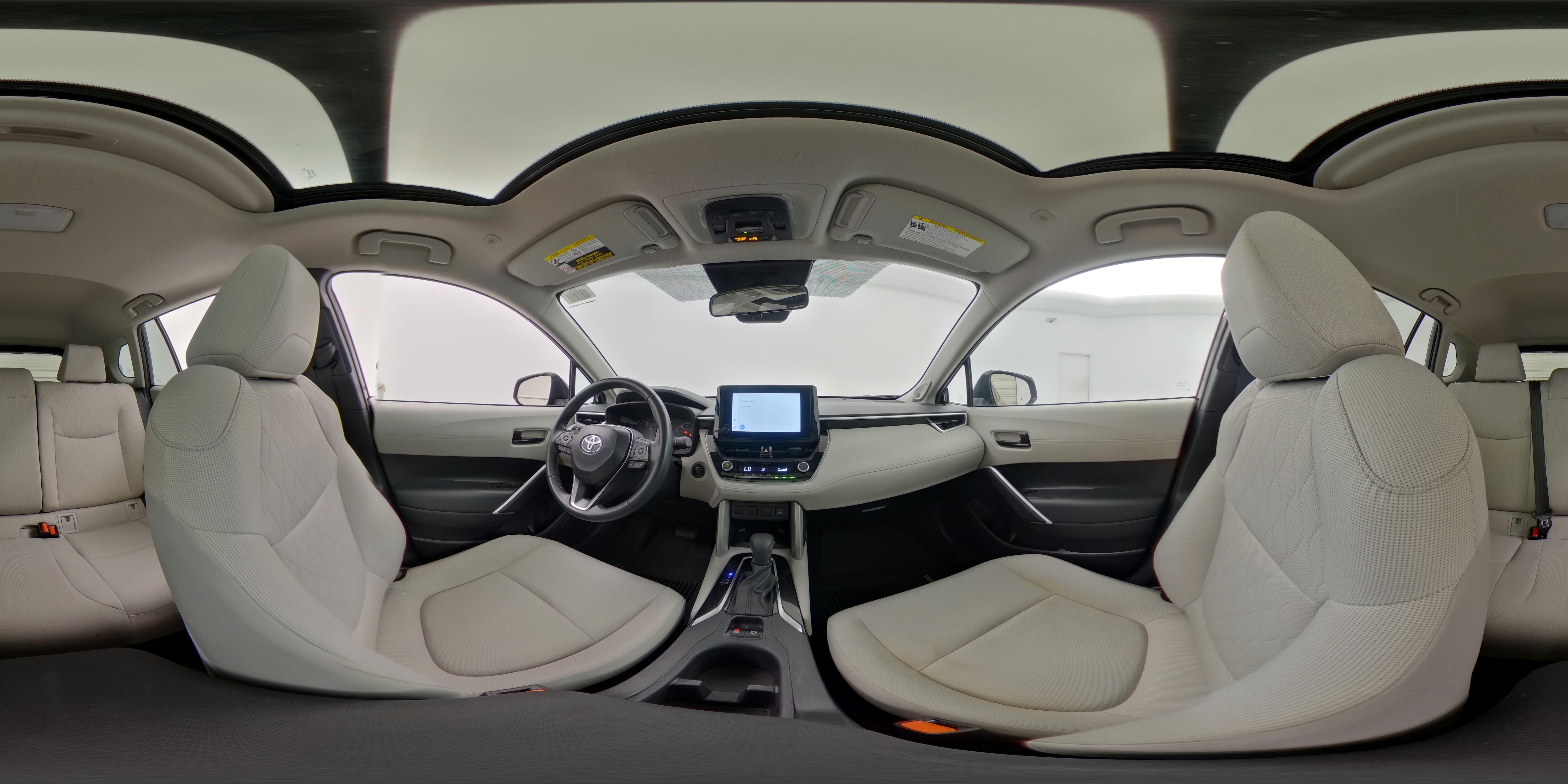2025 Toyota Corolla Cross LE - Photo 25