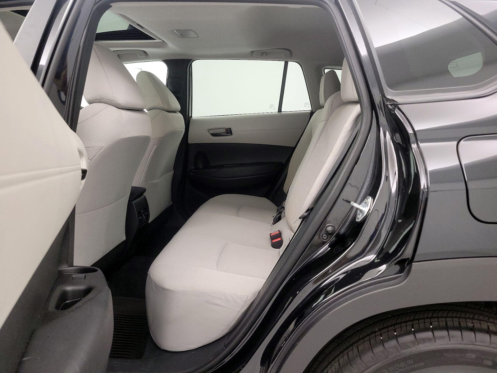 2025 Toyota Corolla Cross LE - Photo 21