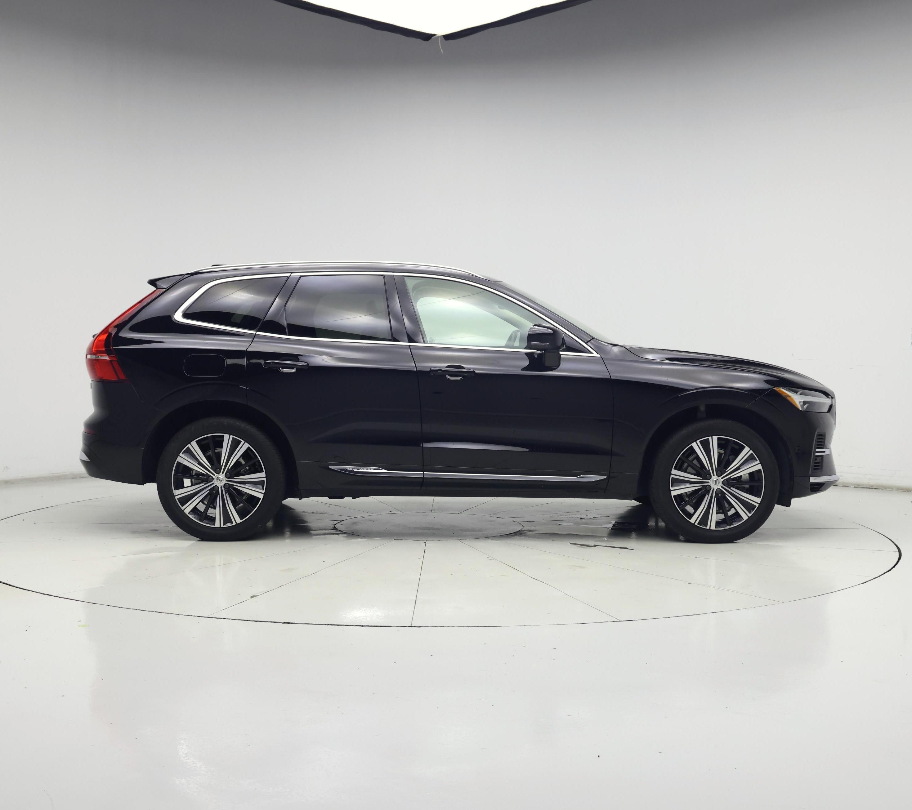 Thumbnail: 2022 Volvo XC60 - 7