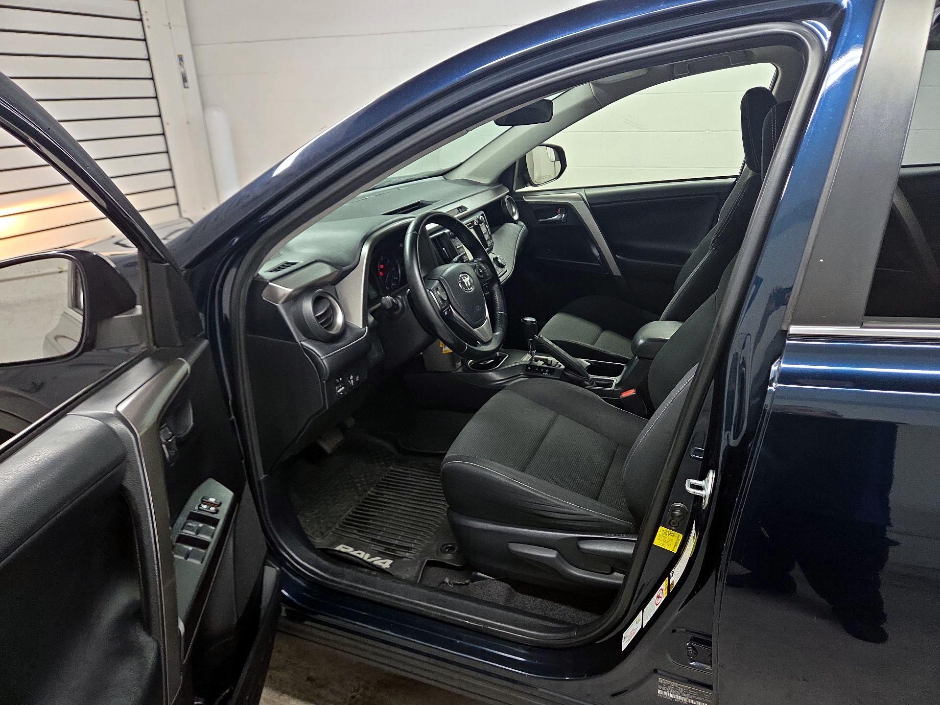 Thumbnail: 2018 Toyota RAV4 - 11