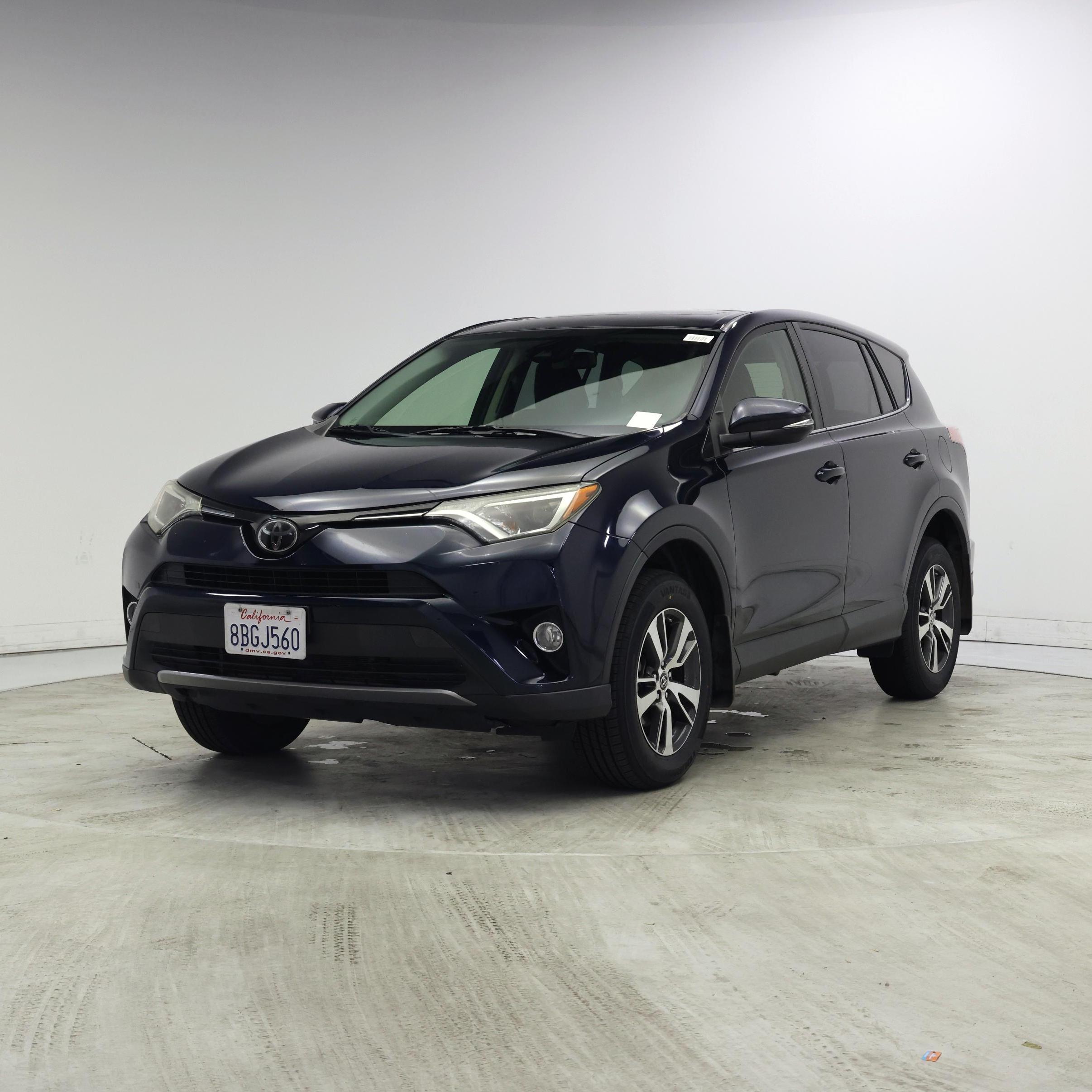 Thumbnail: 2018 Toyota RAV4 - 4
