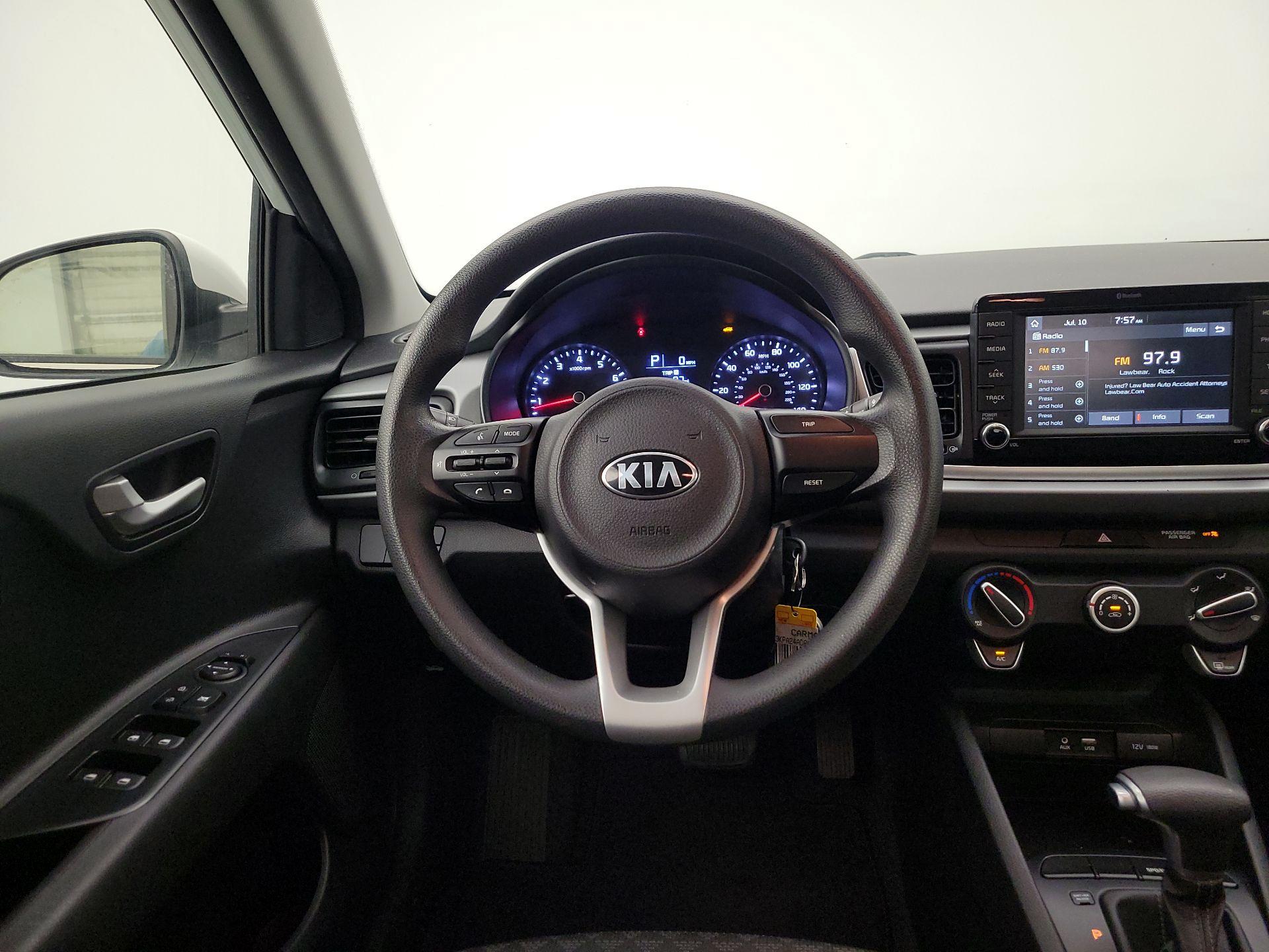 Thumbnail: 2020 Kia Rio - 10