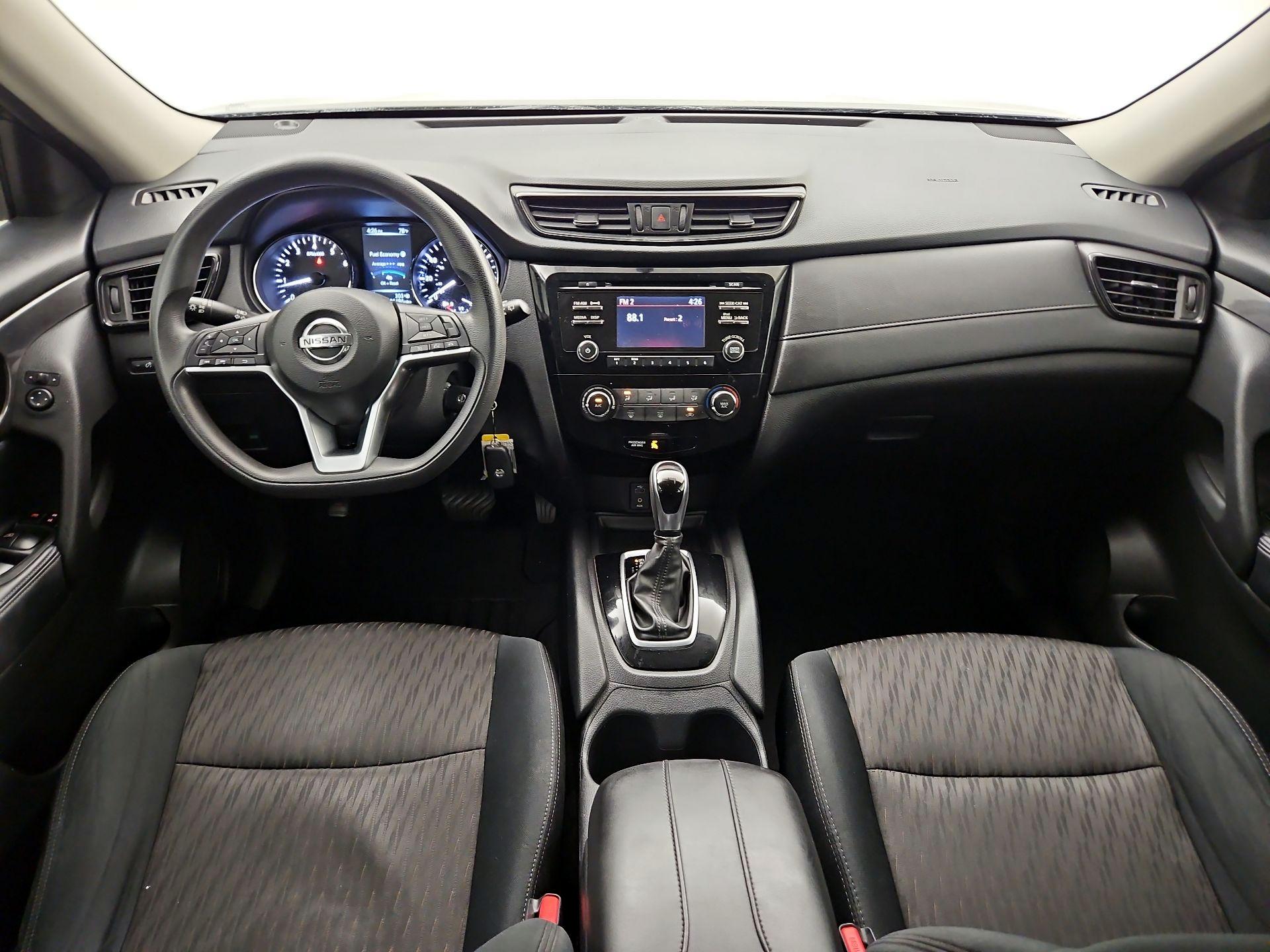 Thumbnail: 2017 Nissan Rogue - 9