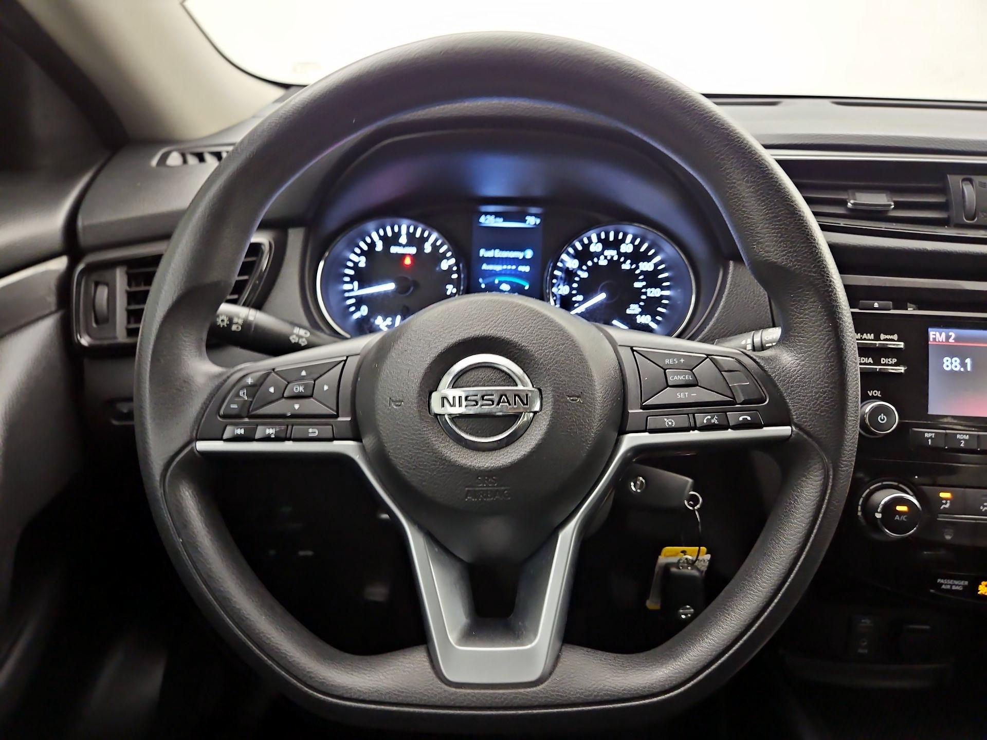 Thumbnail: 2017 Nissan Rogue - 10