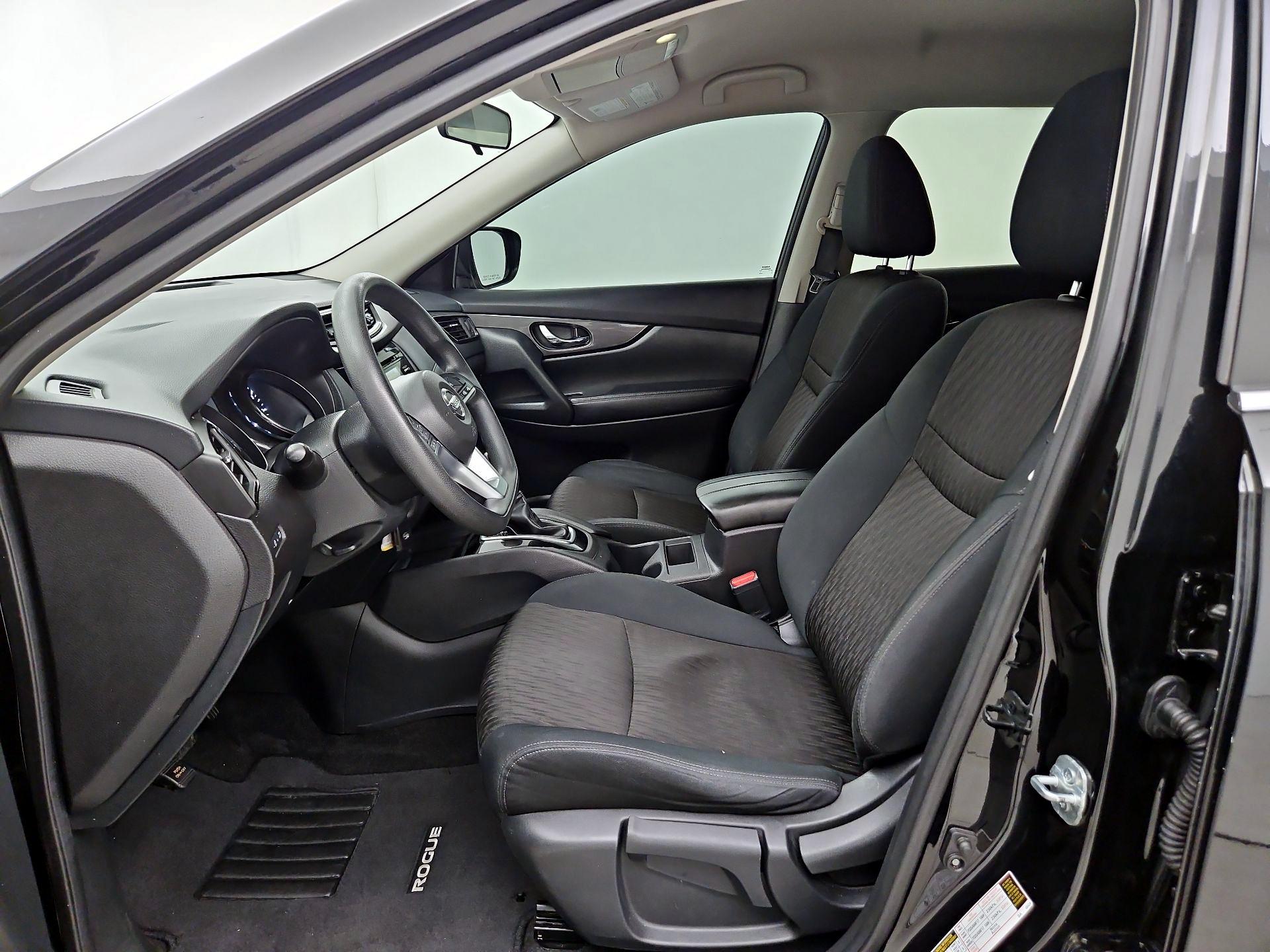 Thumbnail: 2017 Nissan Rogue - 11